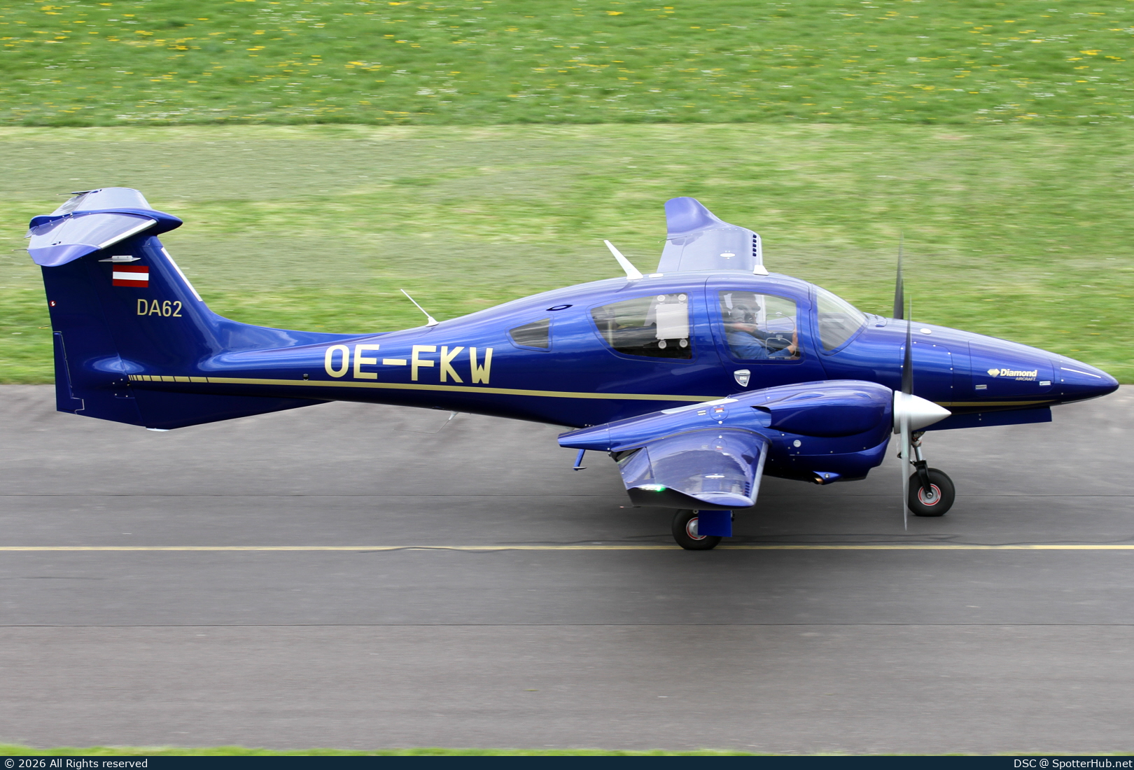 Photo of OE-FKW - Diamond DA62 operated by Private