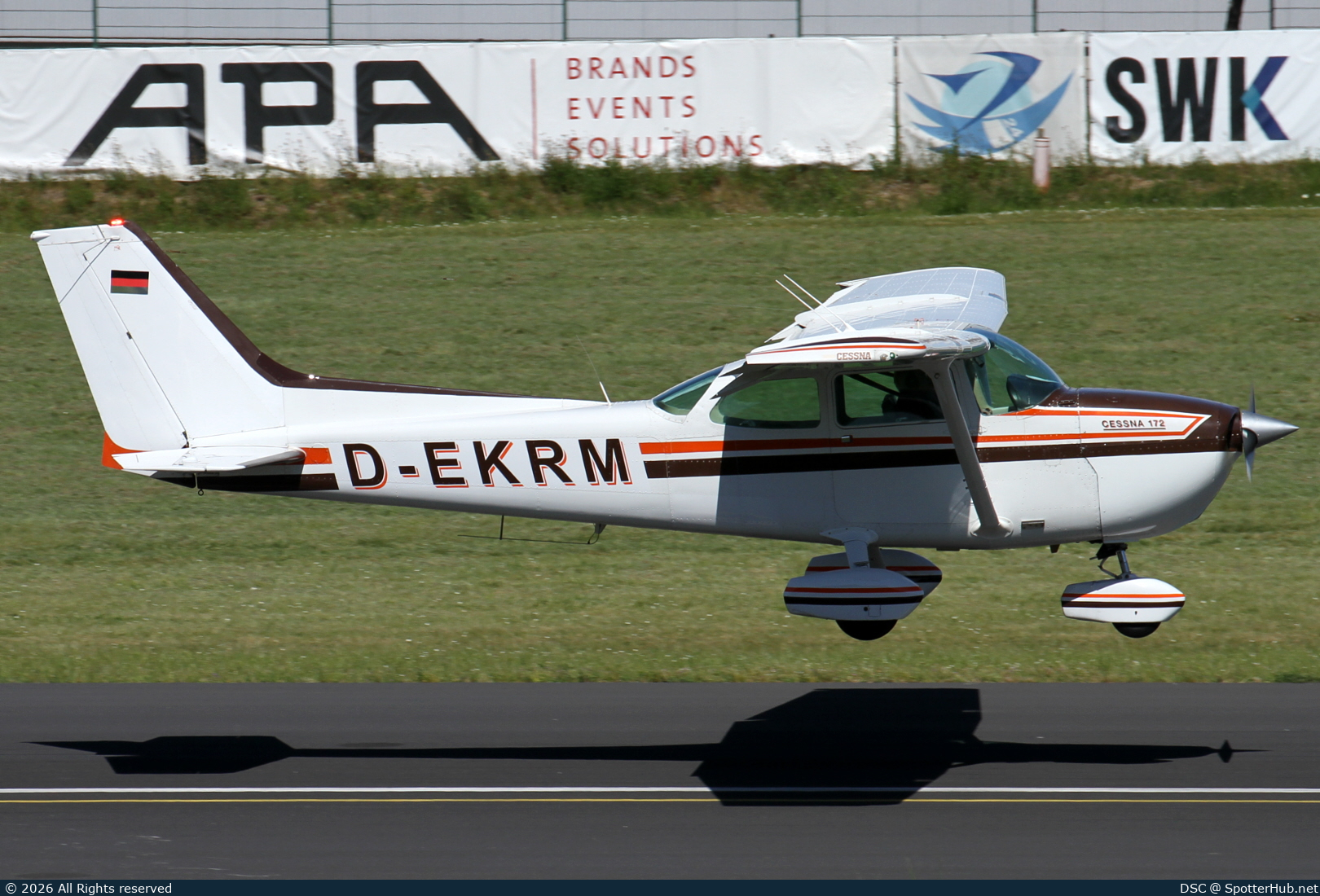 Photo of D-EKRM - Cessna 172P Skyhawk II operated by Luftsportverein Rietberg