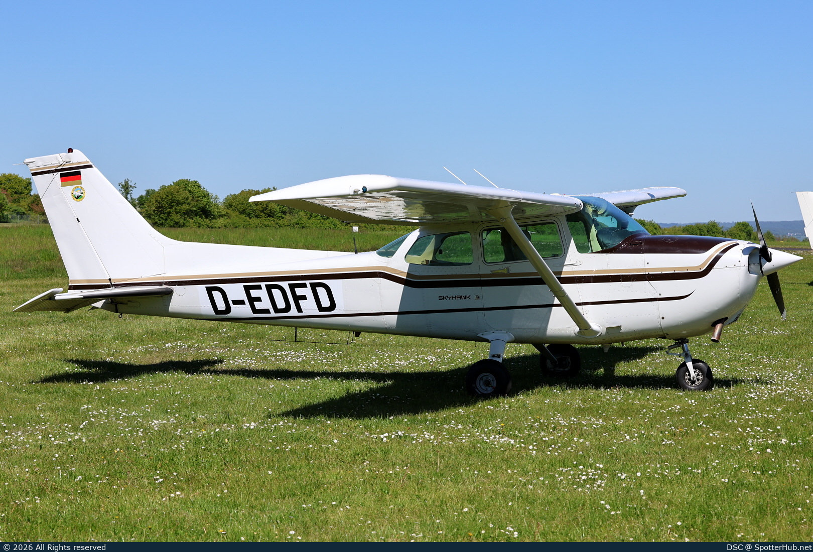 Photo of D-EDFD - Cessna 172P Skyhawk II operated by Darmstadt Flying Club