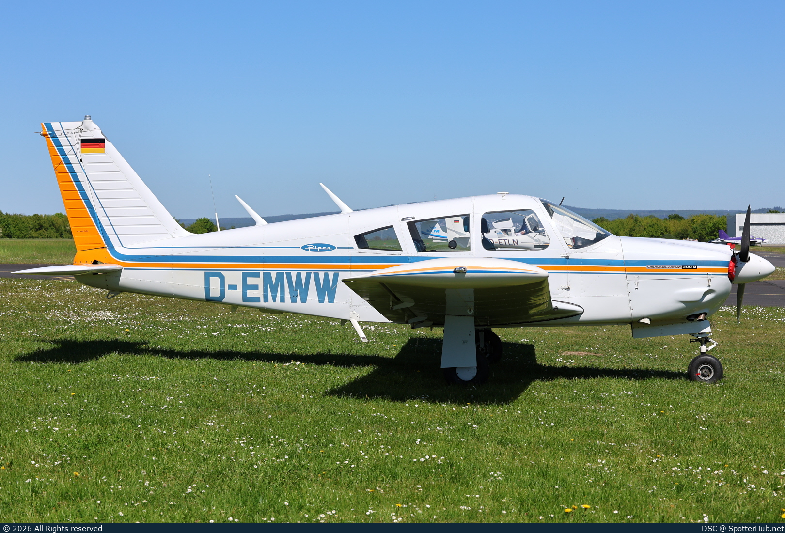 Photo of D-EMWW - Piper PA-28R-200 Cherokee Arrow B operated by Private