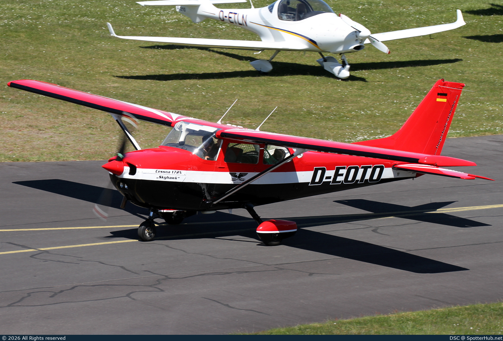 Photo of D-EOTO - Reims-Cessna F172N Skyhawk operated by Flugschule Stahnke