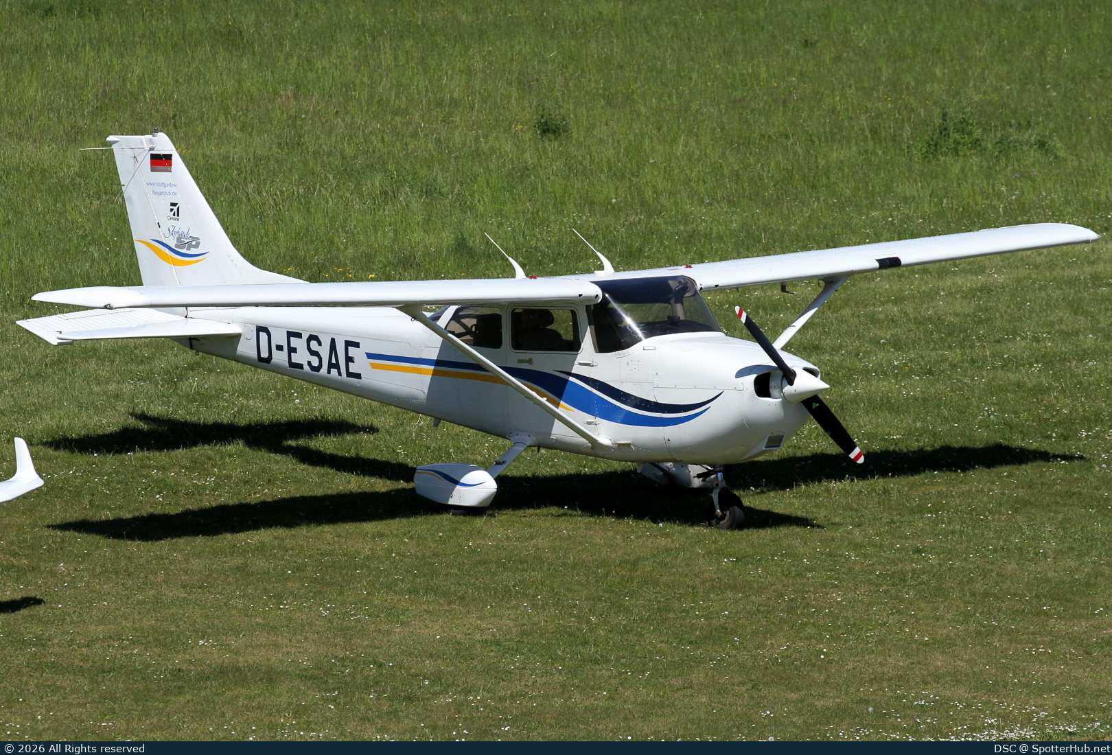 Photo of D-ESAE - Cessna 172S Skyhawk SP operated by Stuttgarter Fliegerclub
