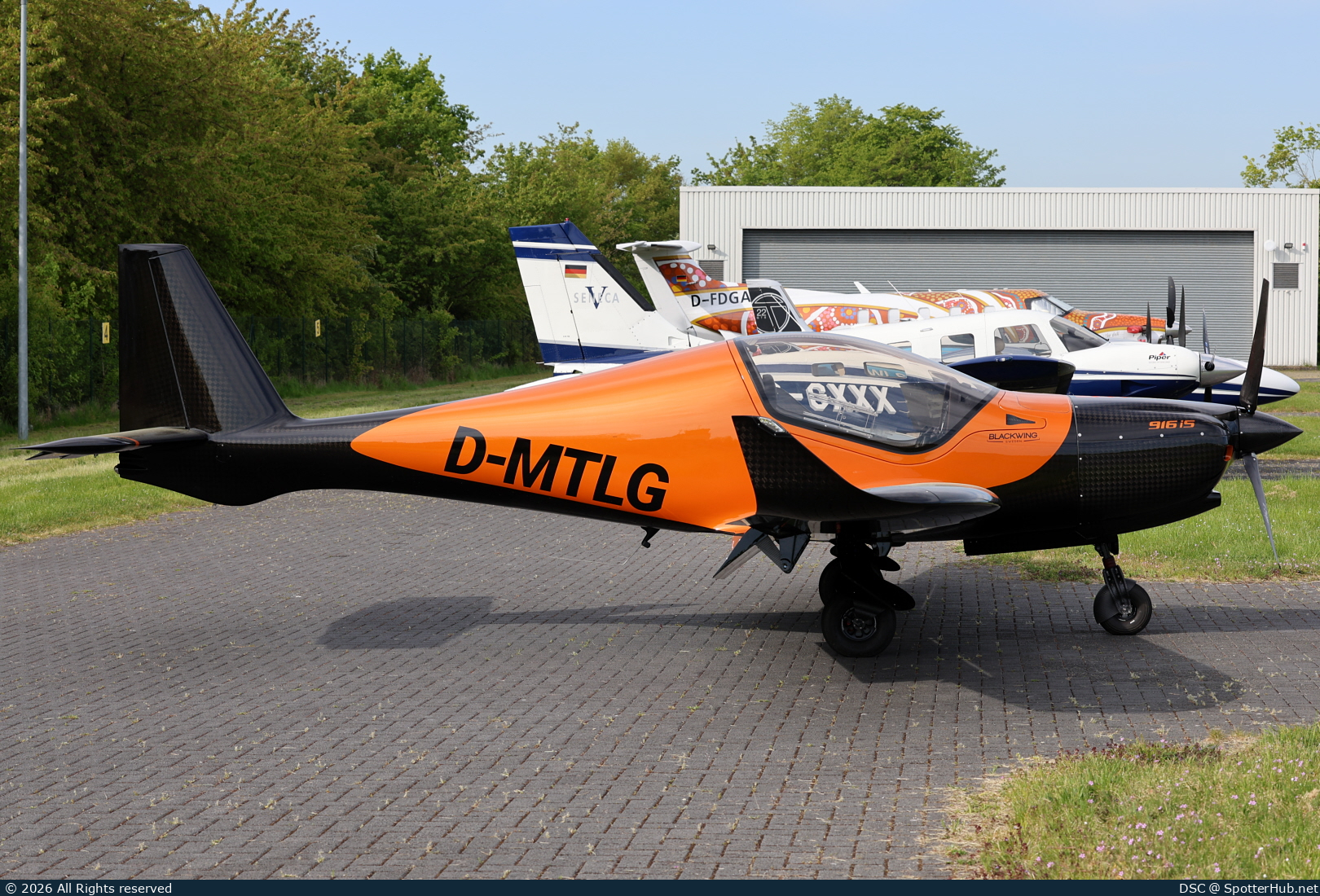 Photo of D-MTLG - Blackwing Sweden 650 RG operated by Zeitmaschine Aviation