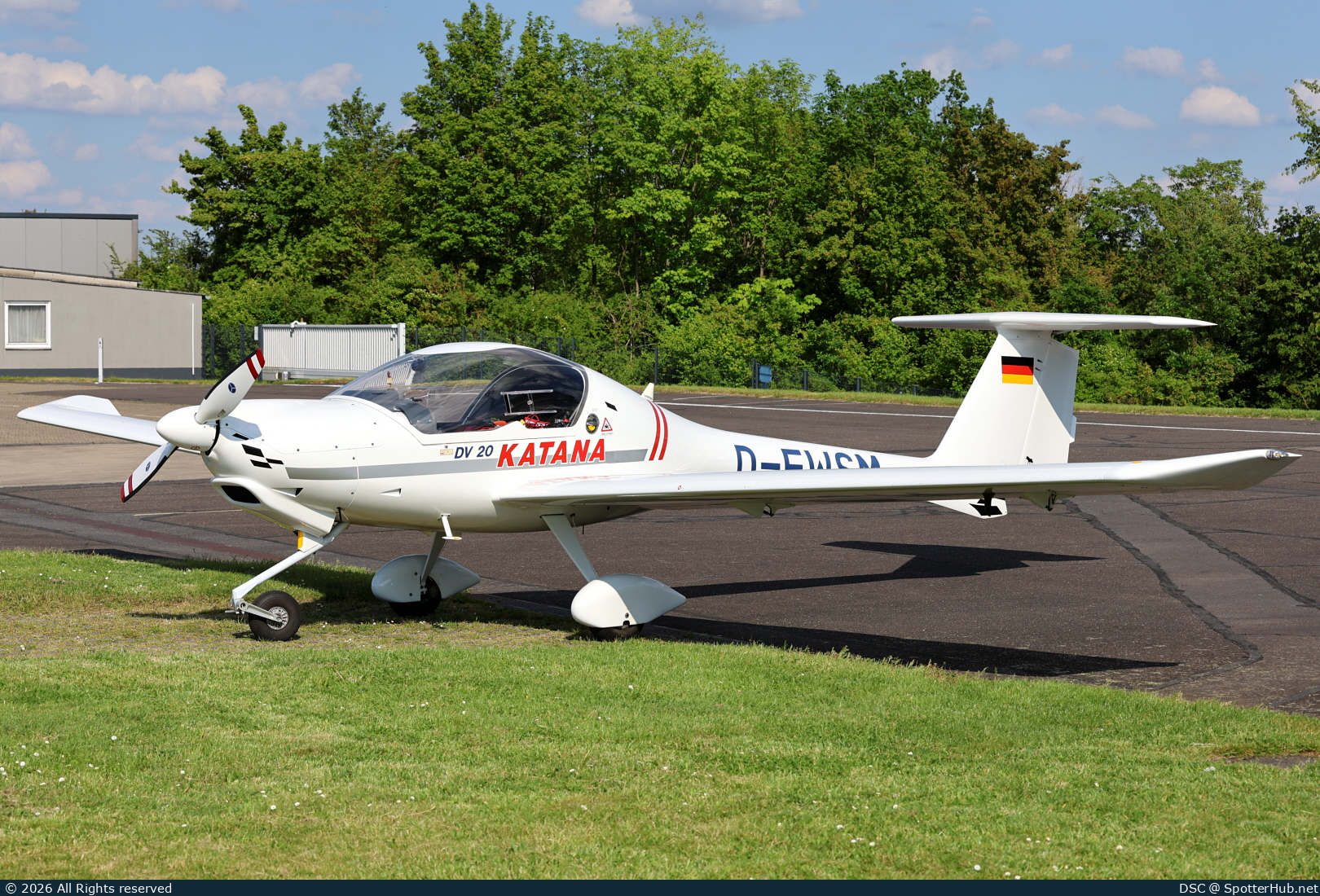 Photo of D-EWSM - Diamond DV20-100 Katana operated by Private