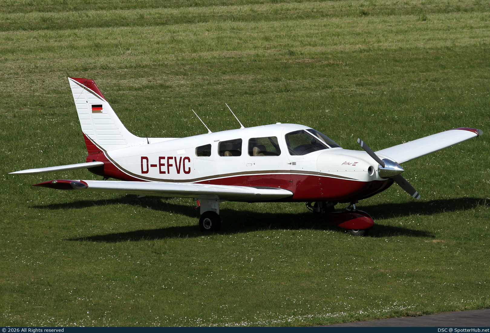 Photo of D-EFVC - Piper PA-28-181 Archer III operated by FVL Frankfurter Verein für Luftfahrt