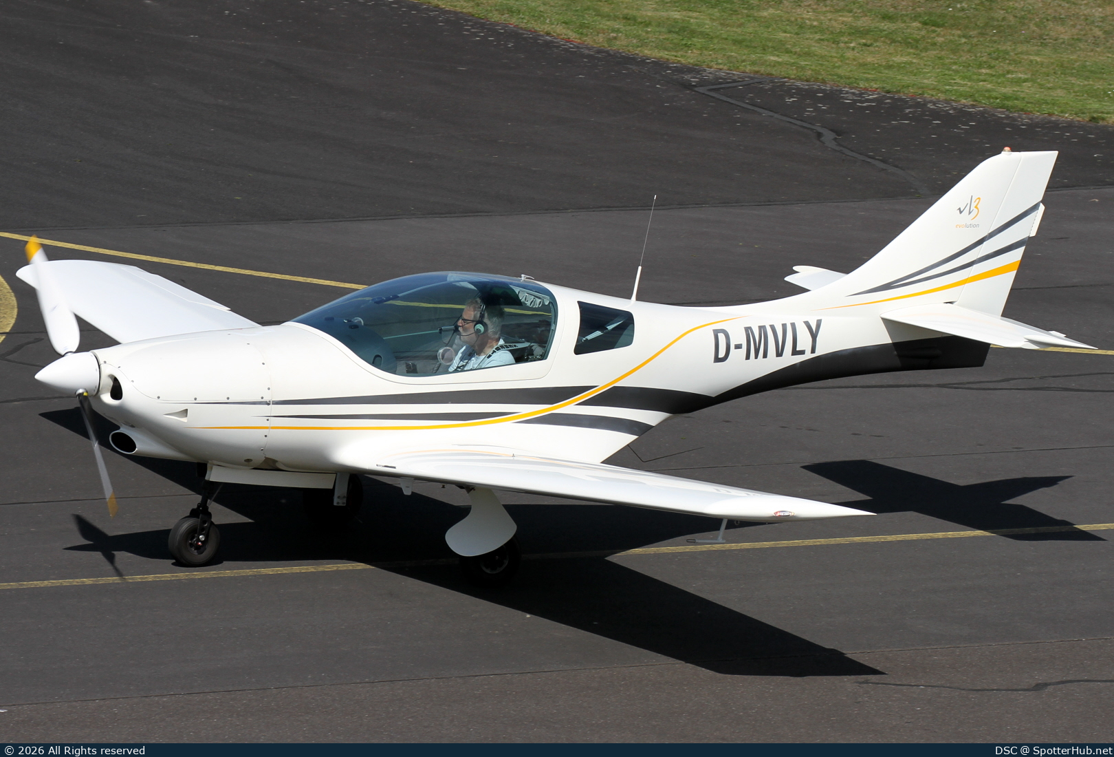 Photo of D-MVLY - JMB VL-3-Evolution RG operated by Private