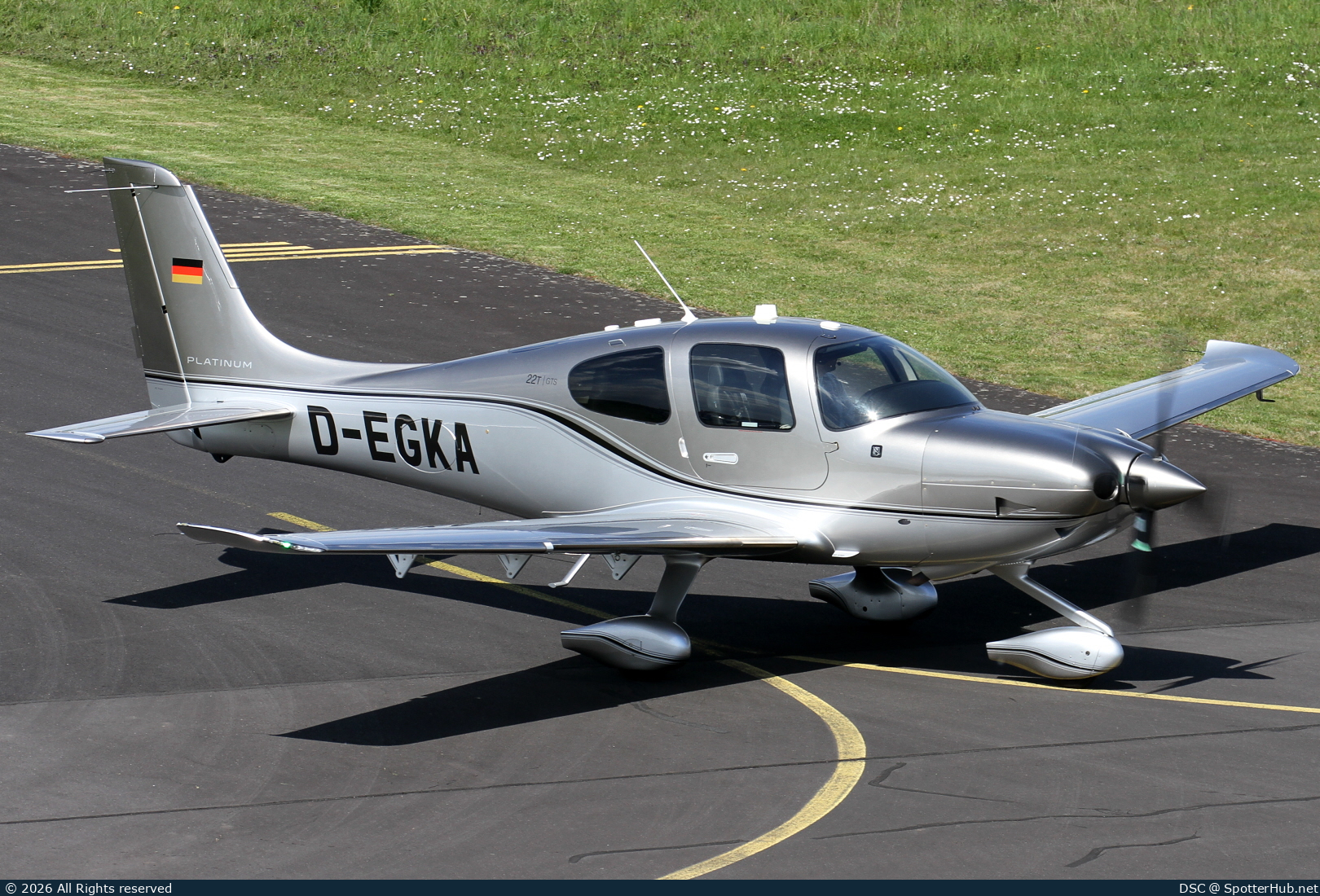 Photo of D-EGKA - Cirrus SR22T G6 GTS operated by Private