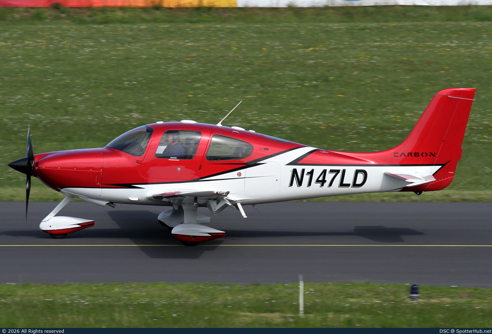 Photo of N147LD - Cirrus SR22 G2 GTS operated by Private