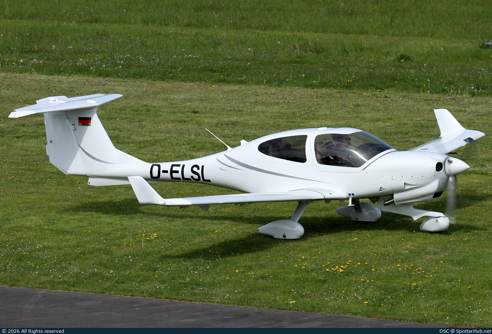 Photo of D-ELSL - Diamond DA40 NG Diamond Star operated by Private