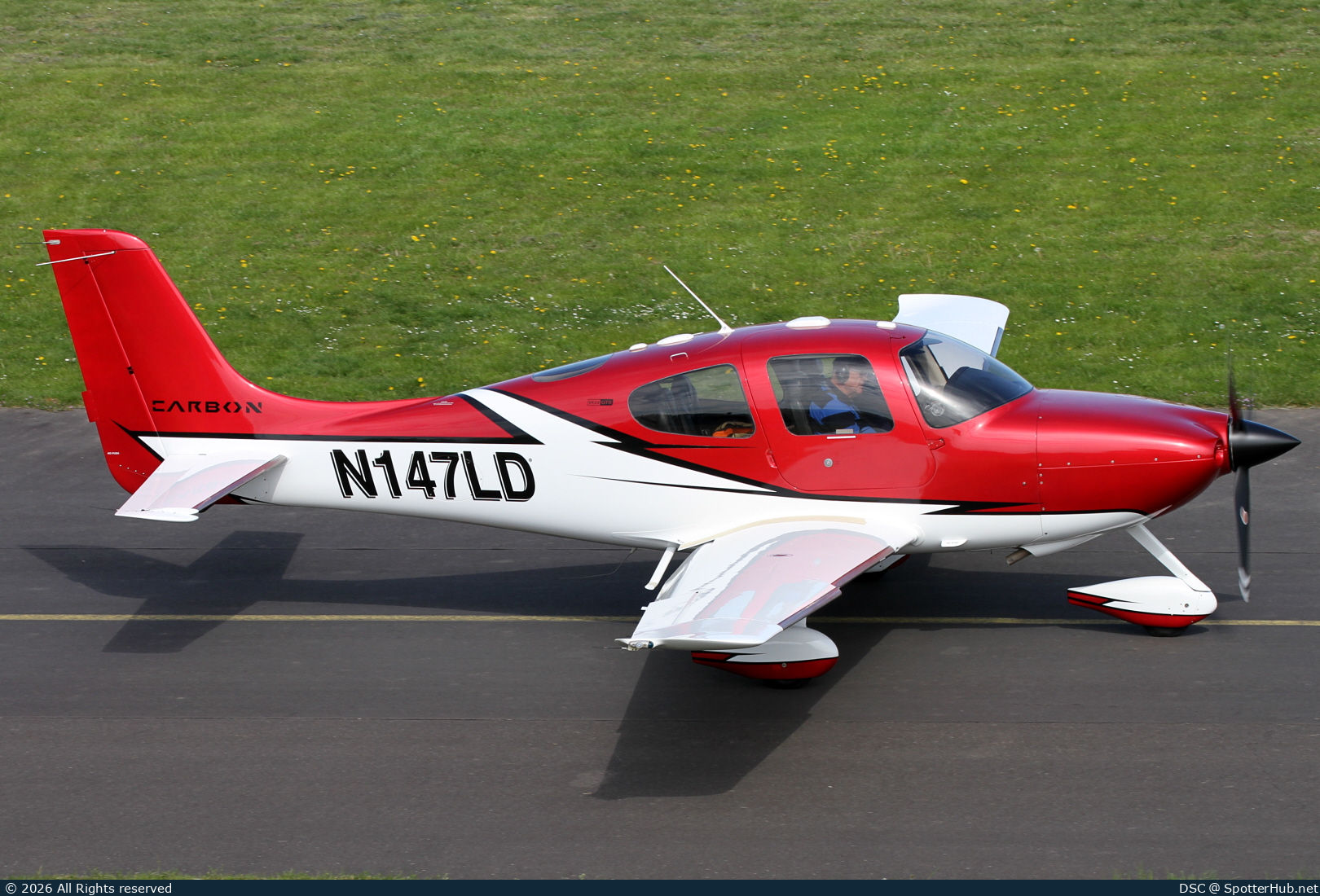 Photo of N147LD - Cirrus SR22 G2 GTS operated by Private