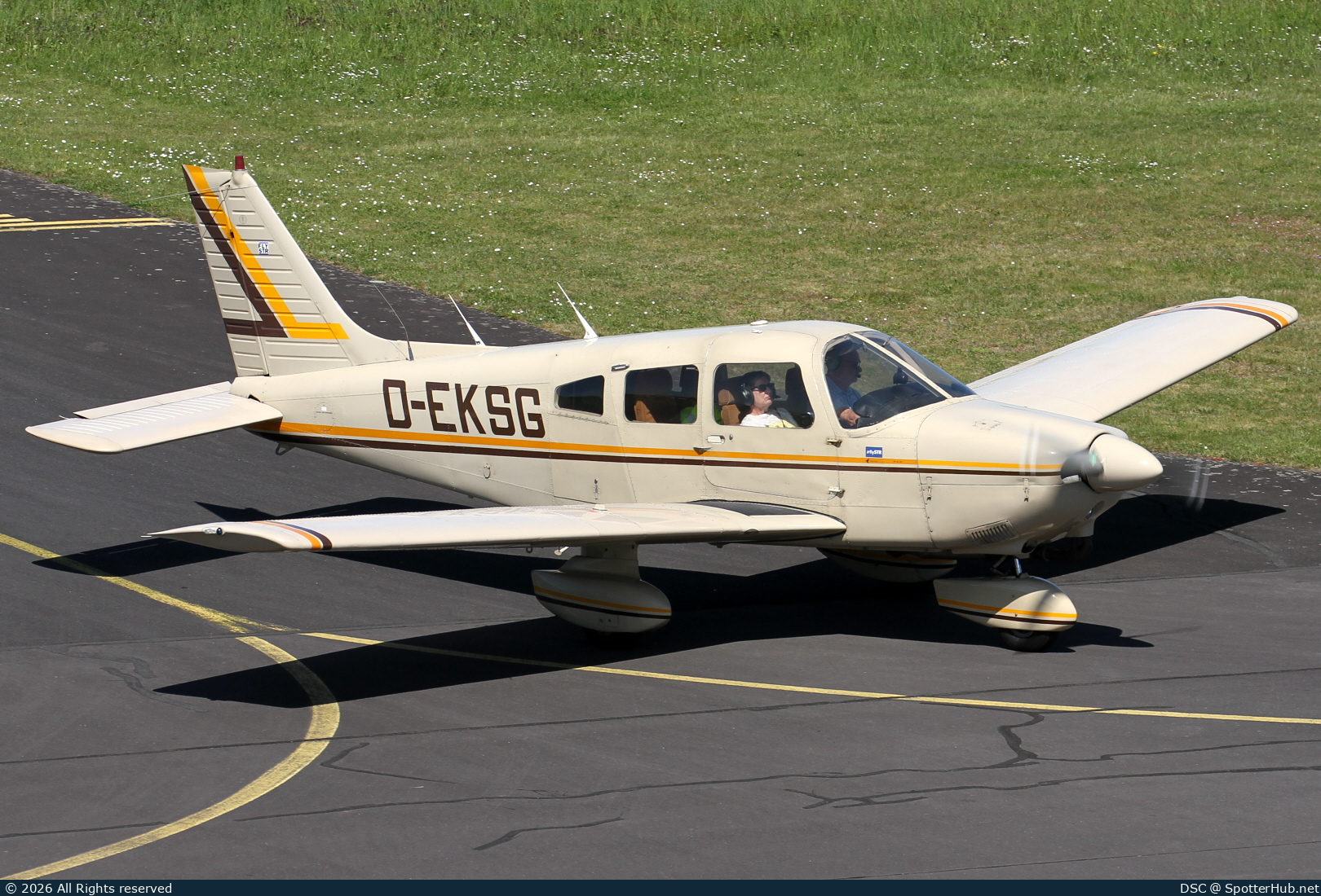 Photo of D-EKSG - Piper PA-28-181 Archer II operated by Private