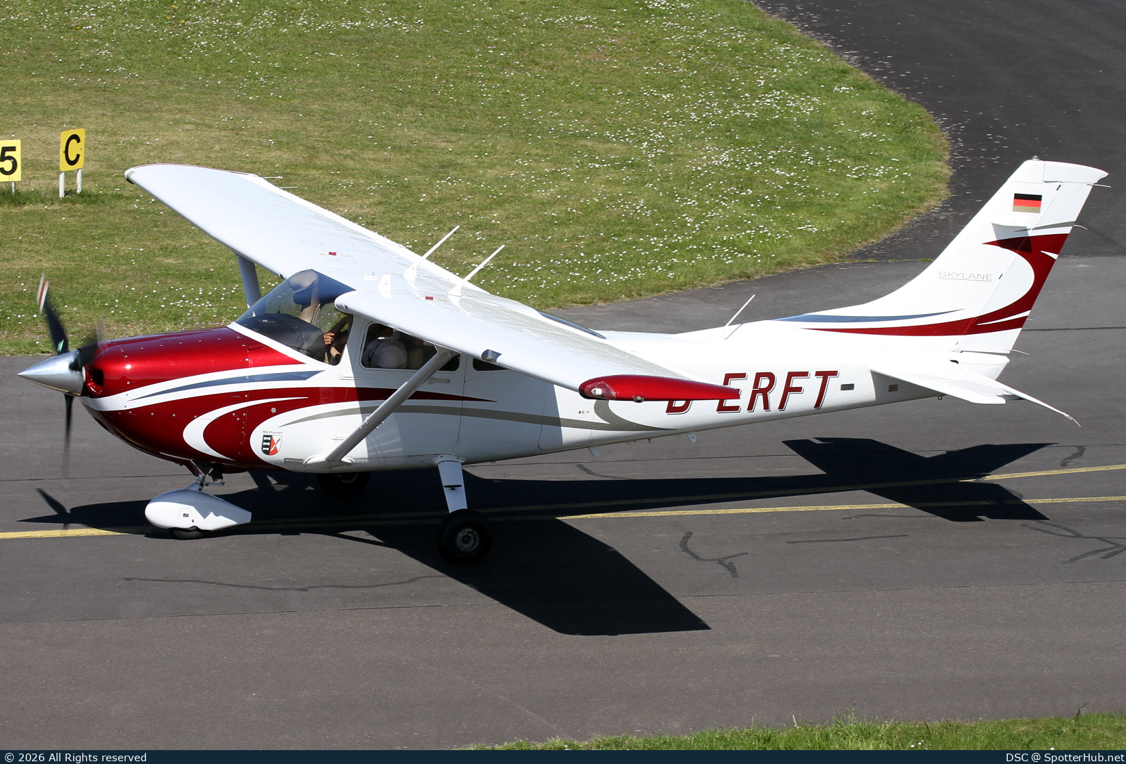 Photo of D-ERFT - Cessna 182T Skylane operated by Luftsportverein Hohenasperg
