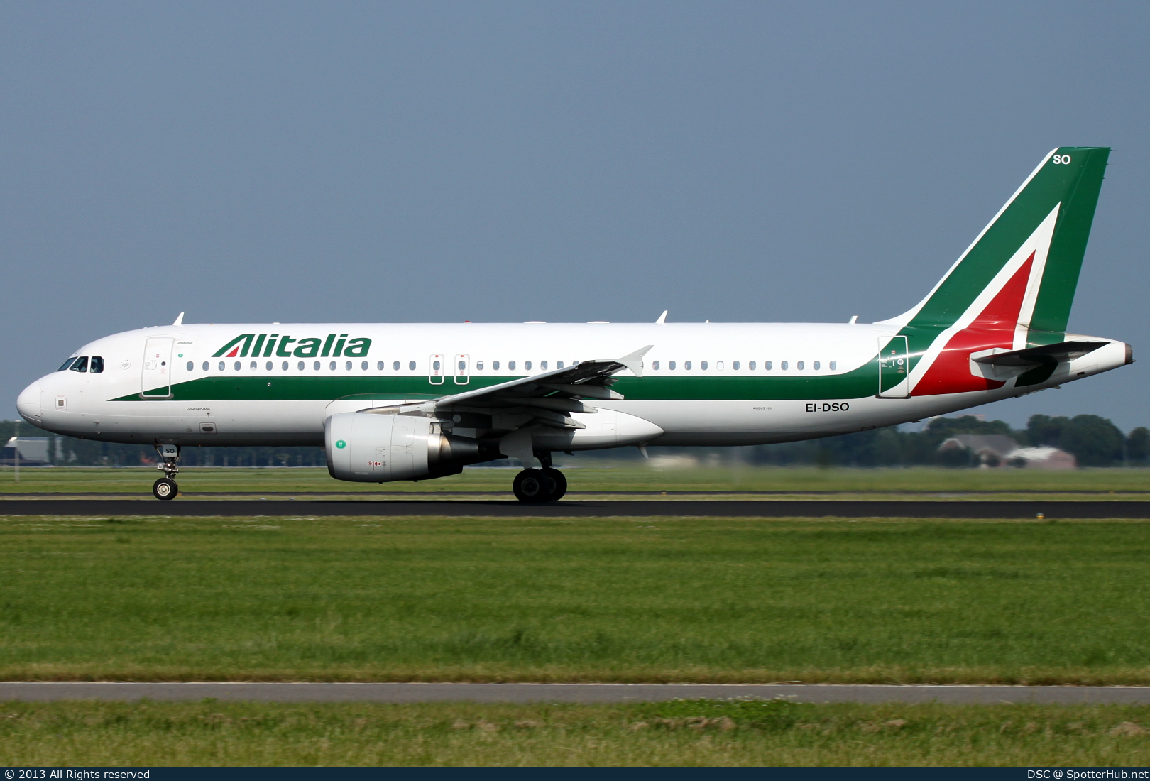 Photo of EI-DSO - Airbus A320-216 operated by Alitalia