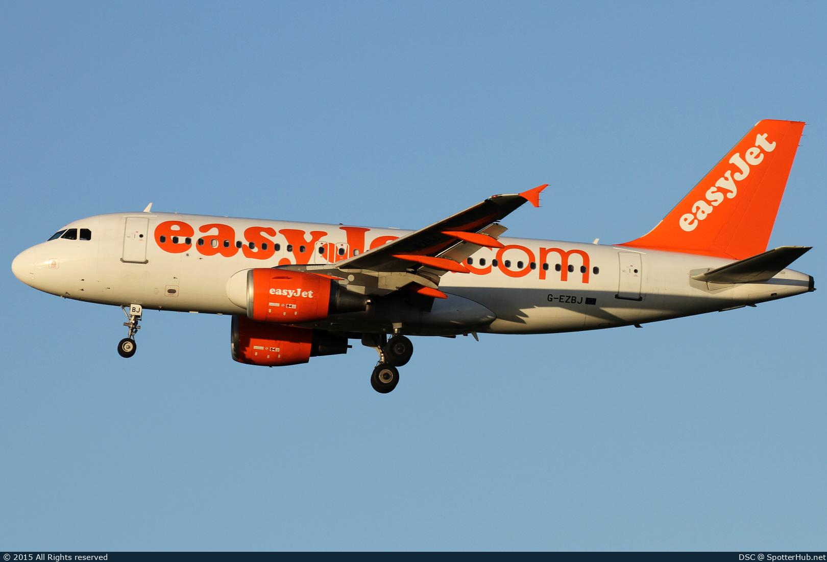 Photo of G-EZBJ - Airbus A319-111 operated by easyJet