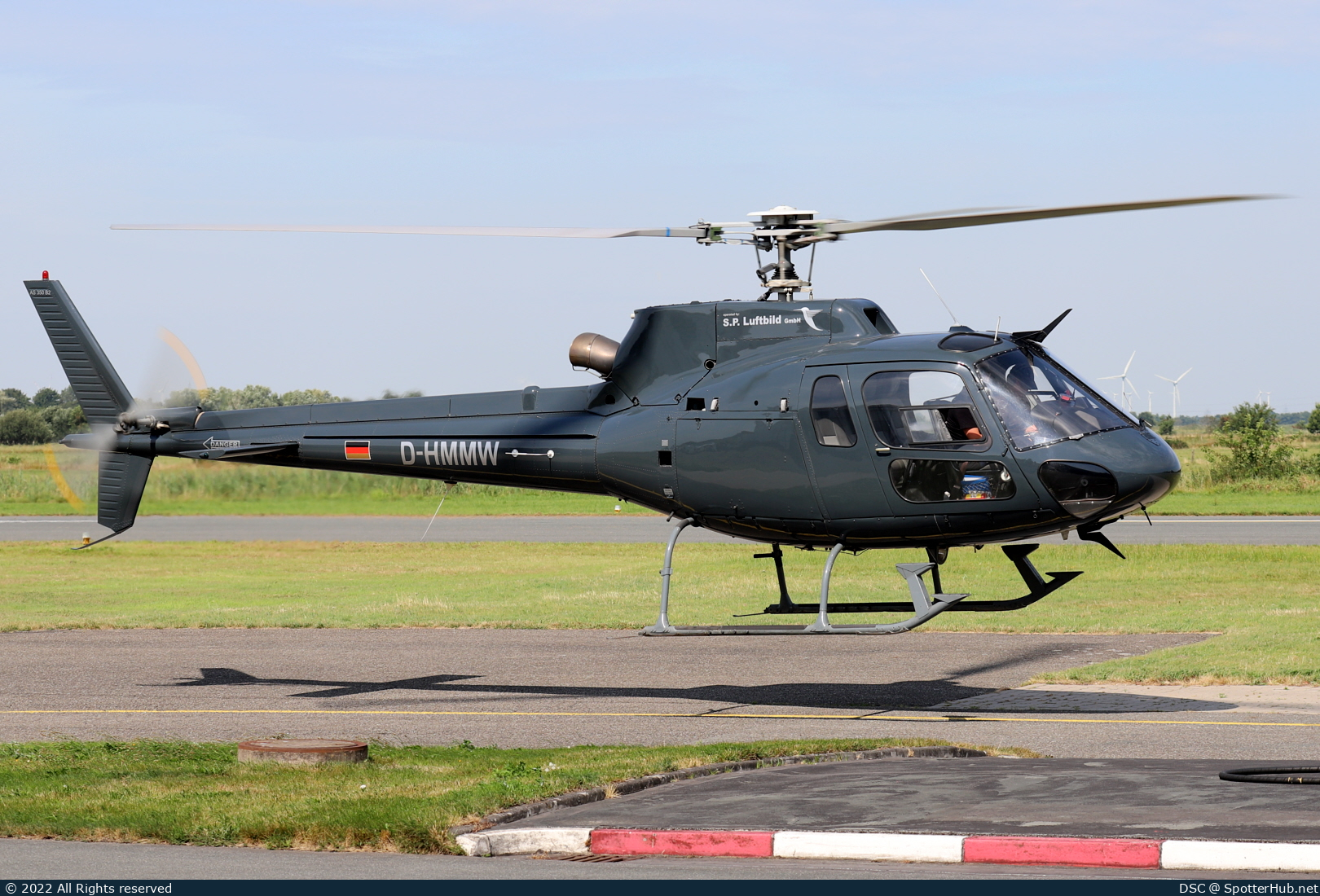 Photo of D-HMMW - Aérospatiale AS350B2 Ecureuil operated by S.P. Luftbild