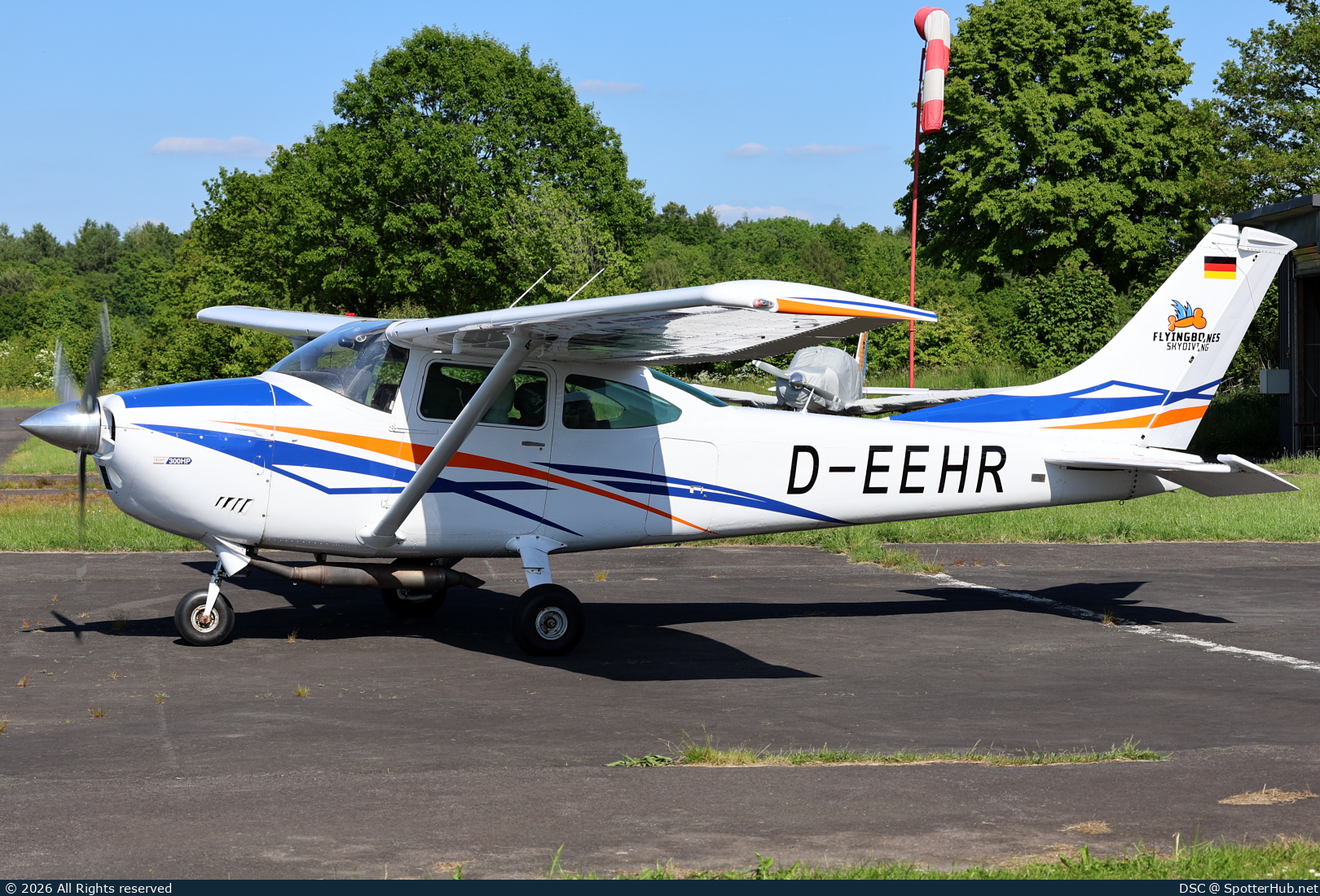 Photo of D-EEHR - Cessna 182P Skylane operated by The Flying Bones Skydiving
