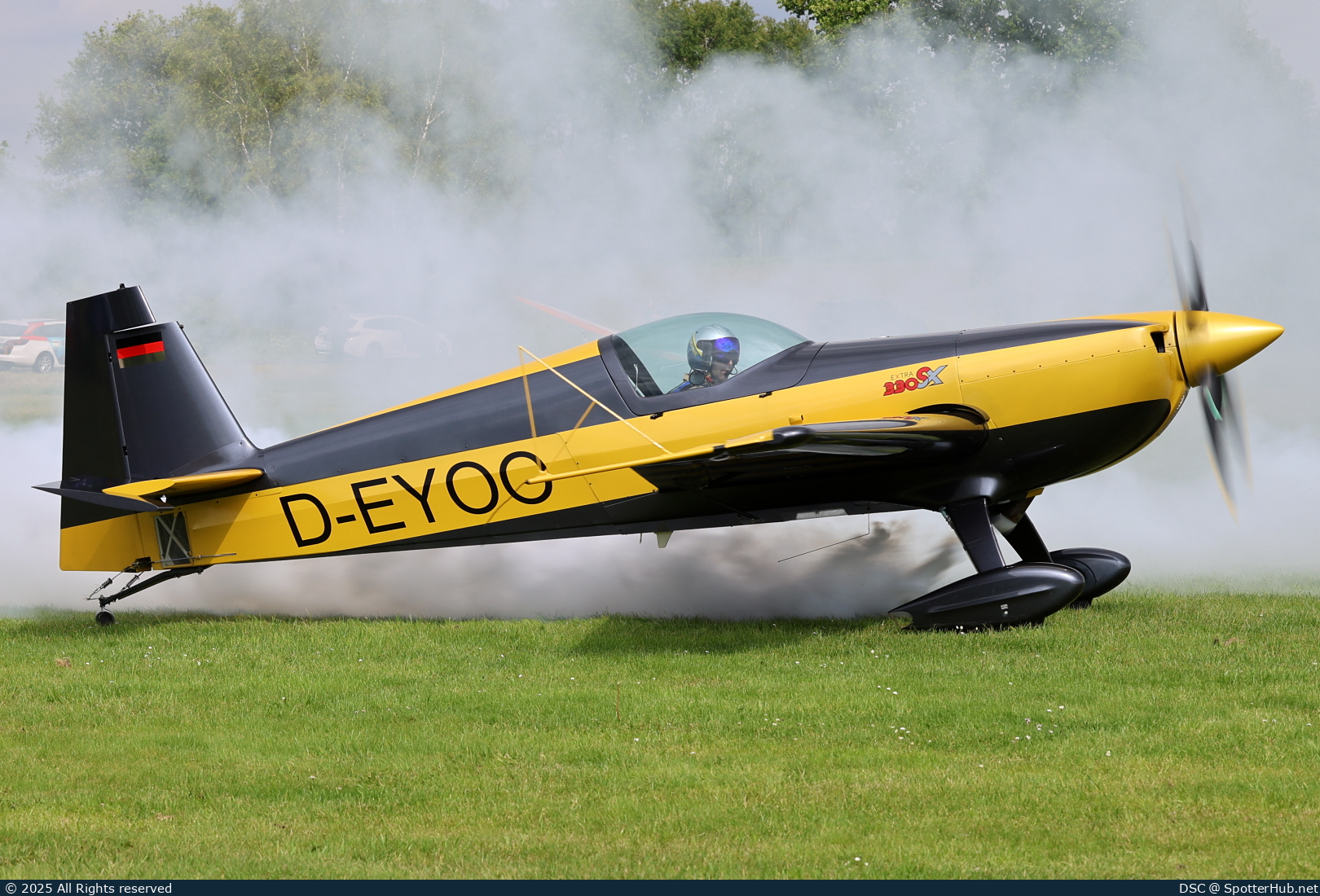 Photo of D-EYOO - Extra EA-330SX operated by Private
