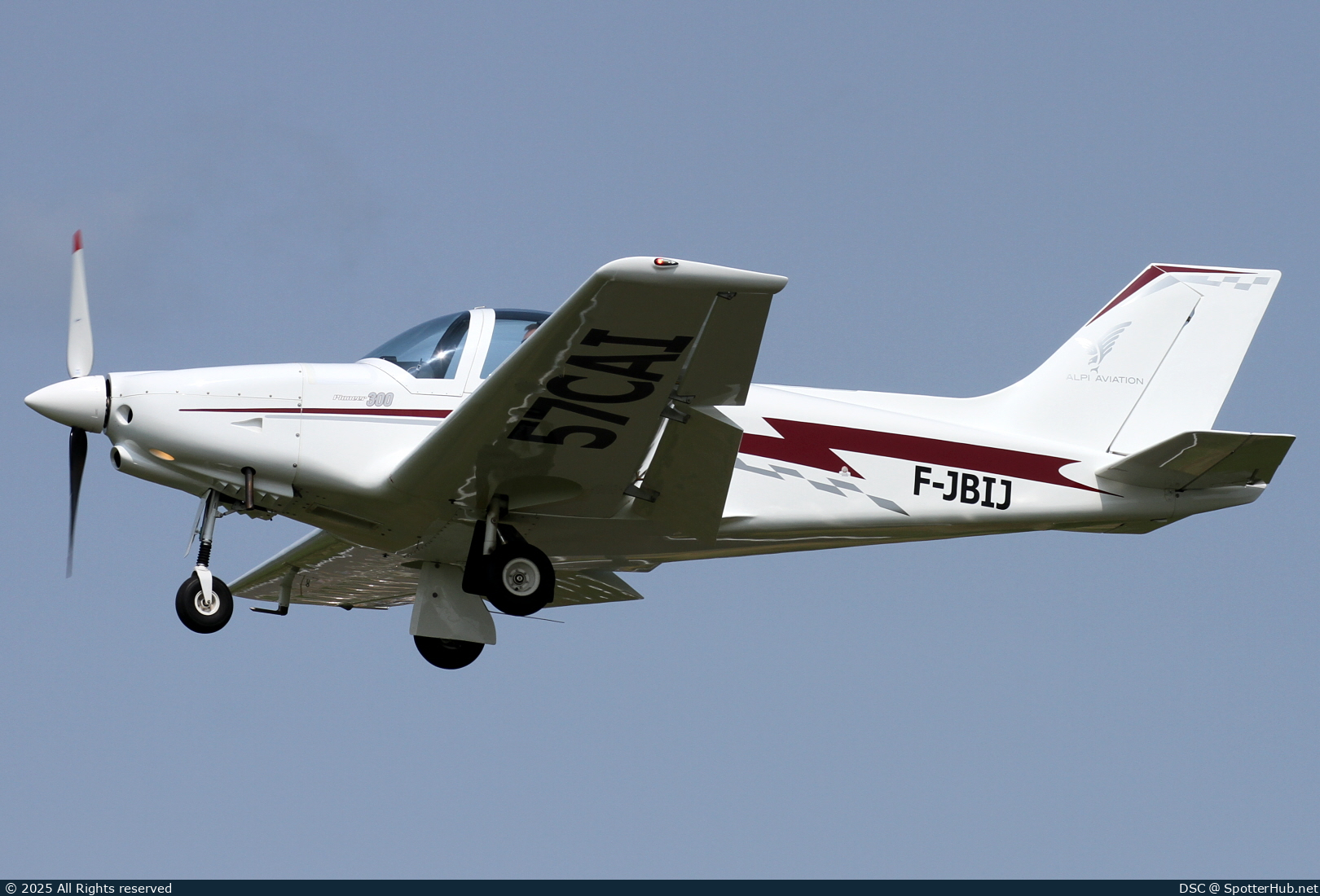 Photo of 57-CAI - Alpi Pioneer 300 Standard operated by Private
