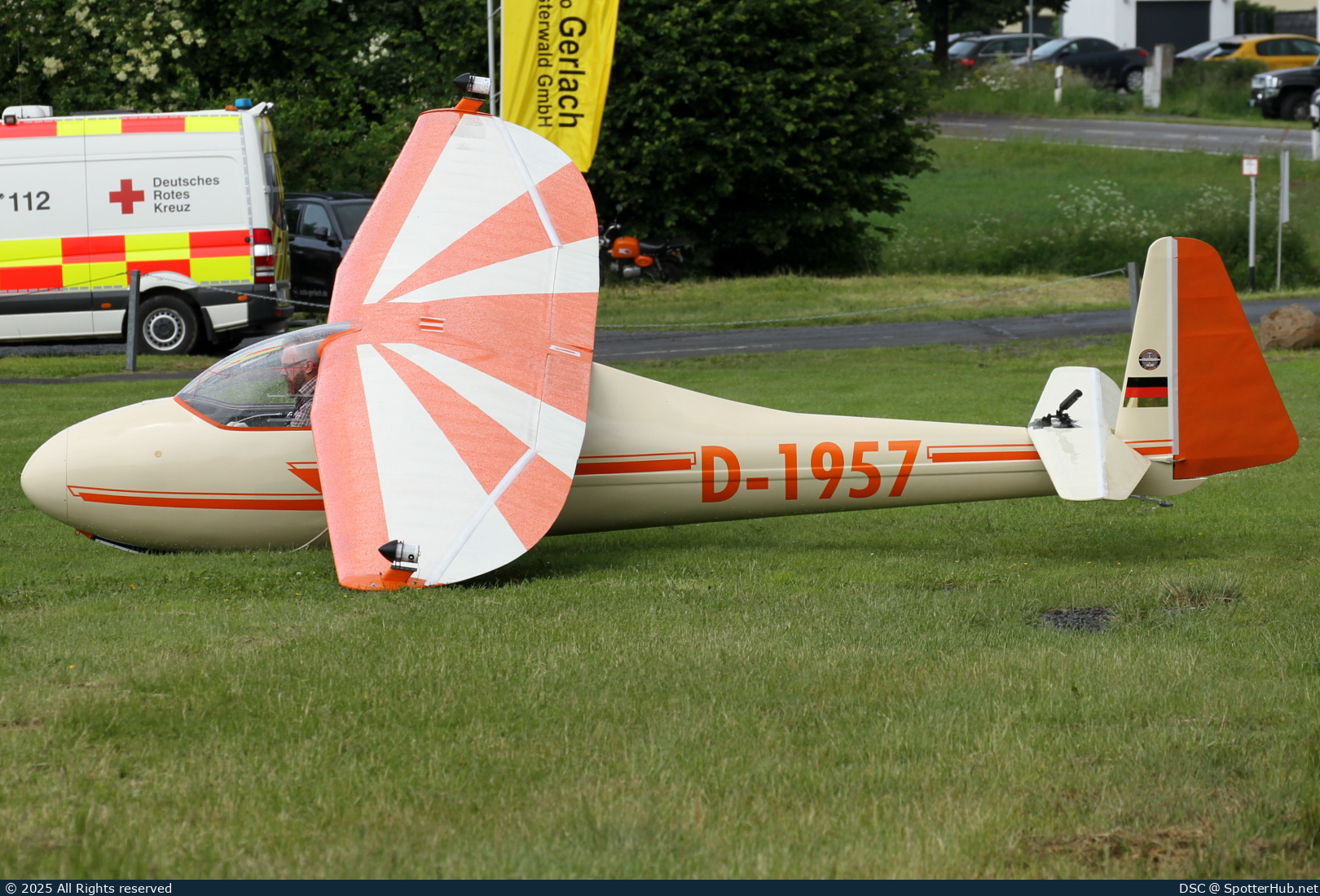 Photo of D-1957 - Vogt Lo-100 Zwergreiher operated by Private