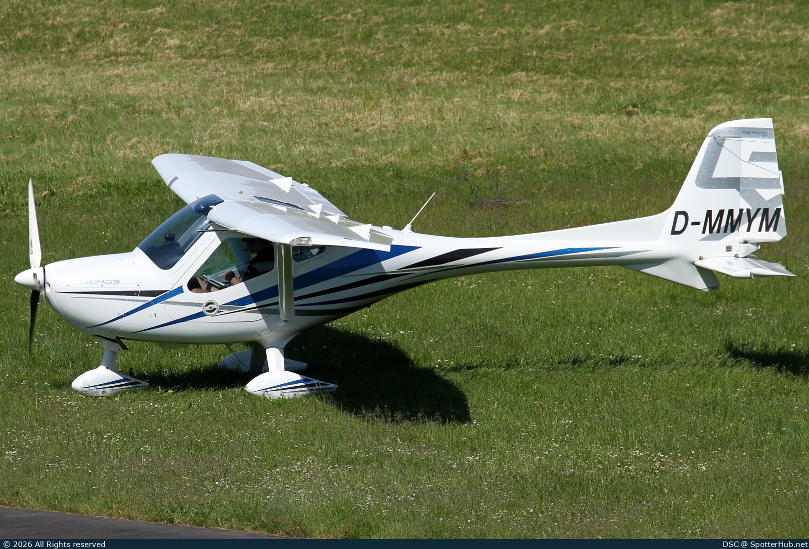 Photo of D-MMYM - Remos GX operated by MG flyers