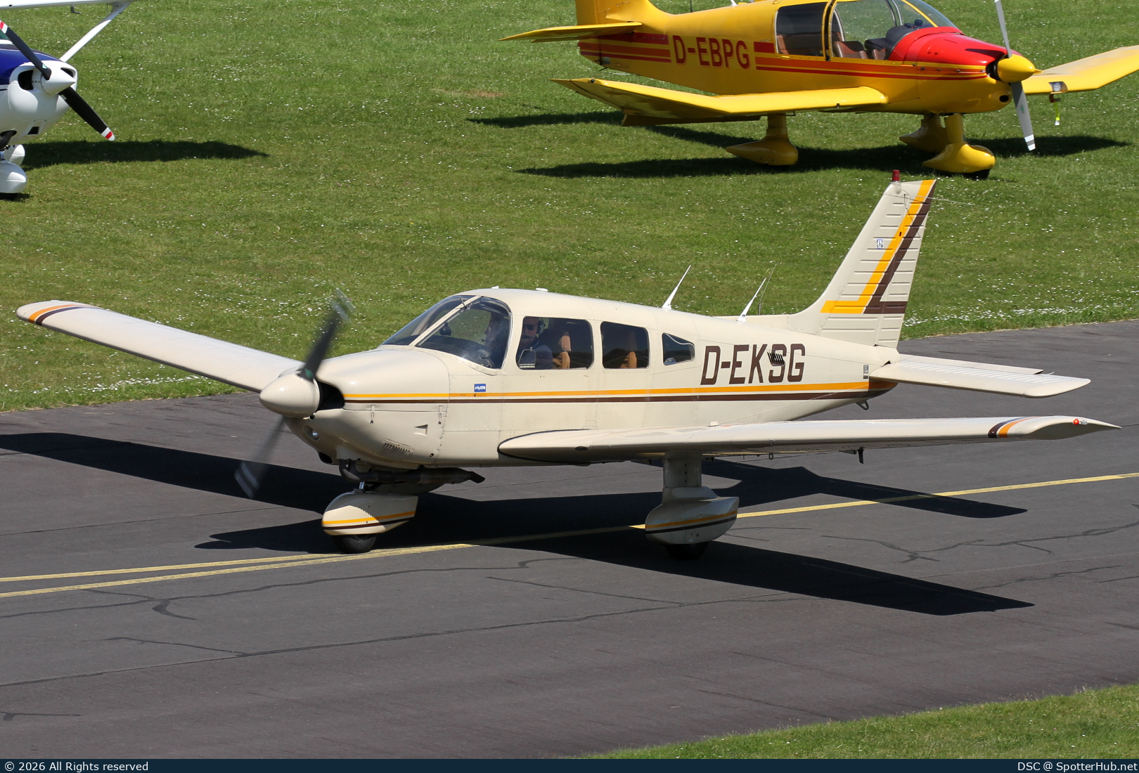 Photo of D-EKSG - Piper PA-28-181 Archer II operated by Private