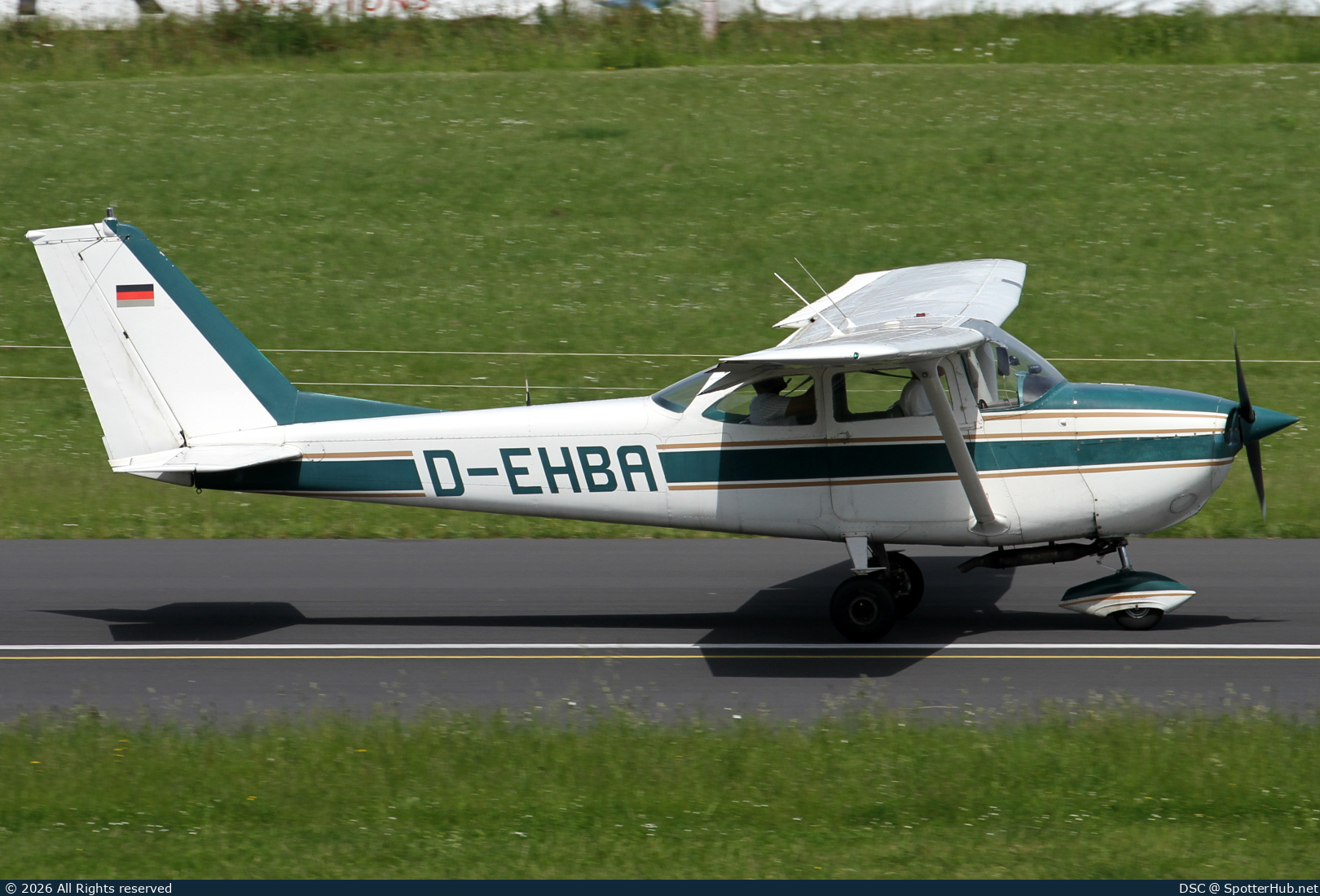 Photo of D-EHBA - Reims-Cessna F172G Skyhawk operated by Private