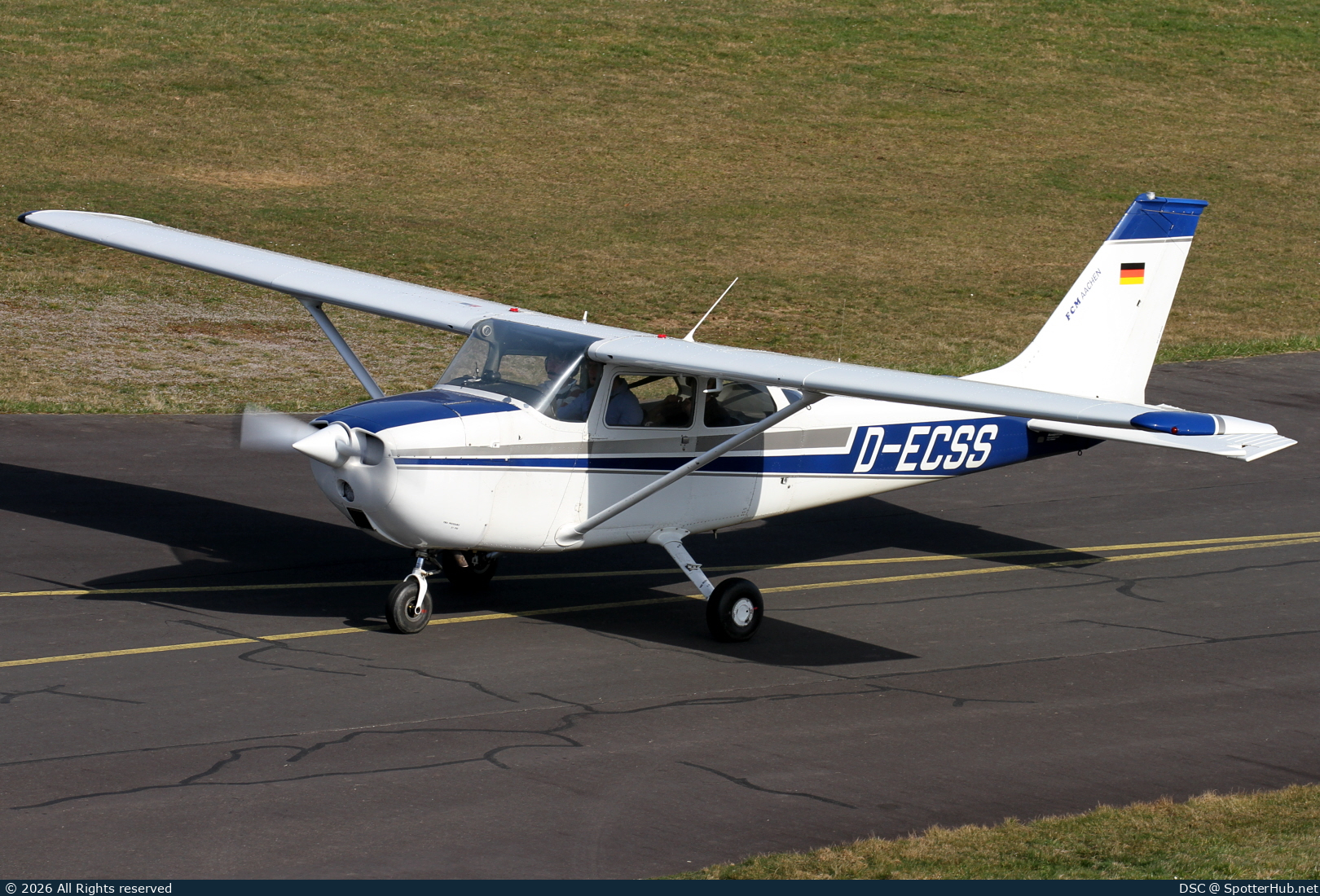 Photo of D-ECSS - Reims-Cessna F172L Skyhawk operated by Fliegerclub Merzbrück