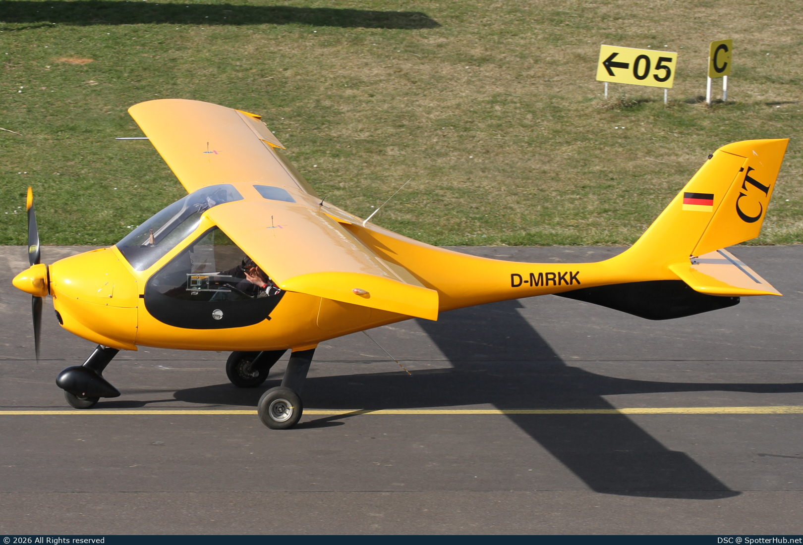 Photo of D-MRKK - Flight Design CTsw operated by Private