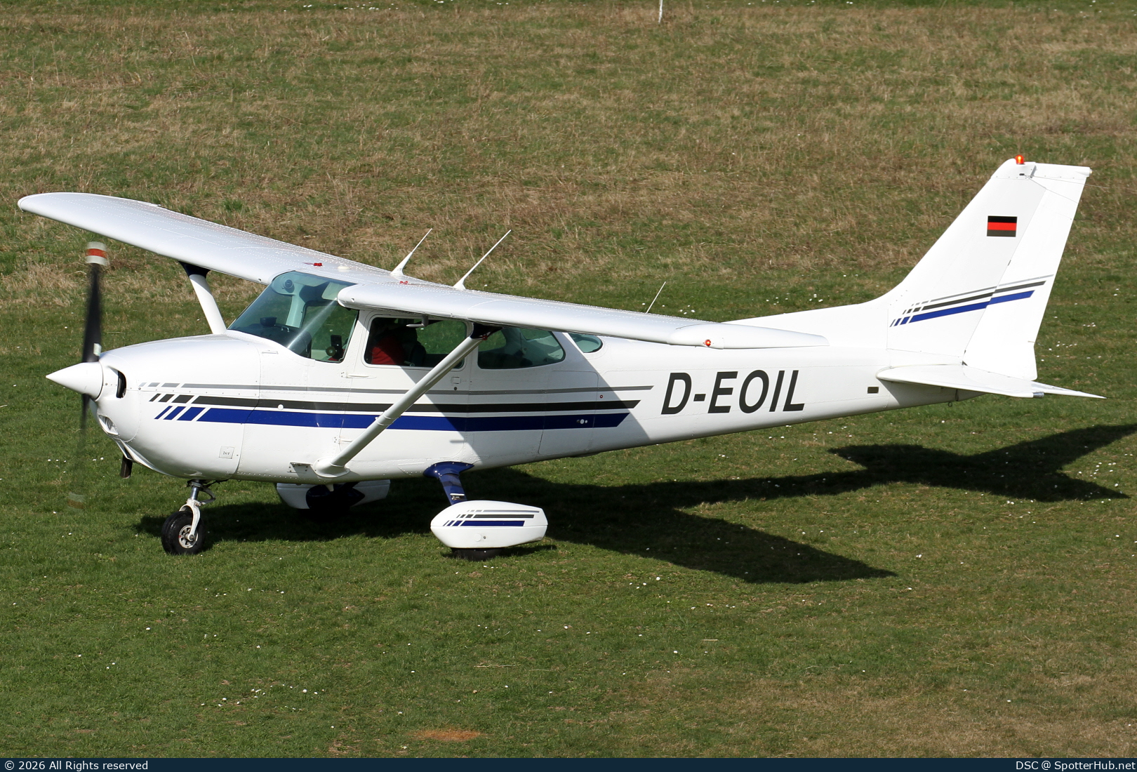 Photo of D-EOIL - Cessna 172P Skyhawk operated by Die Pilotenschule Hildesheim