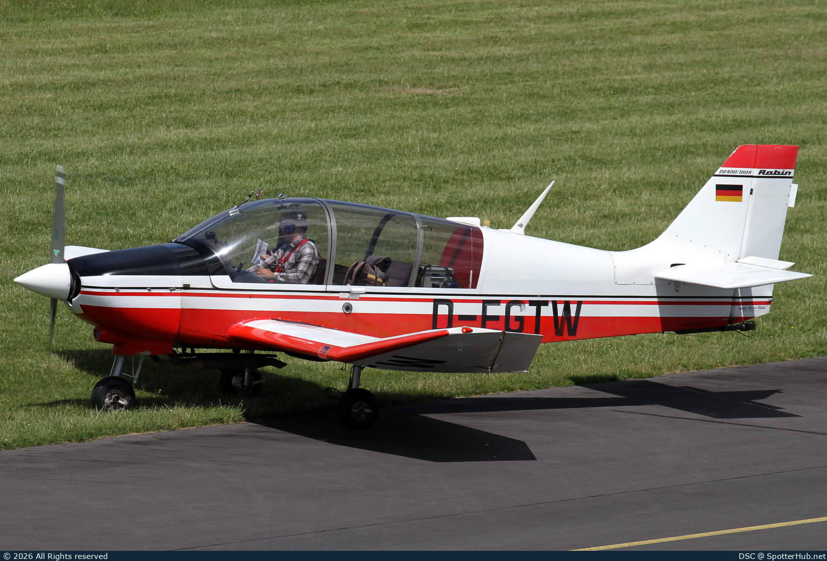 Photo of D-EGTW - Robin DR400/180R Remorqueur operated by Luftsportfreunde Wesel-Rheinhausen