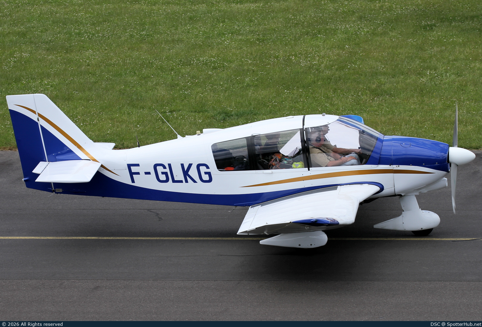 Photo of F-GLKG - Robin DR400/180 Régent operated by Aéro-Club Les Alcyons d'Issy-Les-Moulineaux
