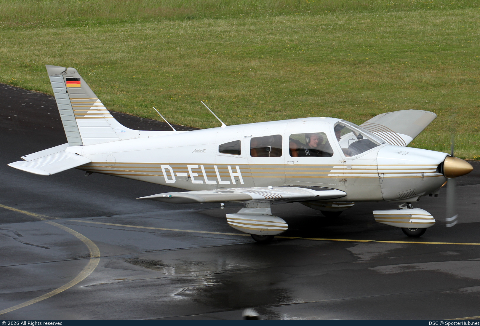 Photo of D-ELLH - Piper PA-28-181 Archer II operated by Verein für Motorflug Klausheide