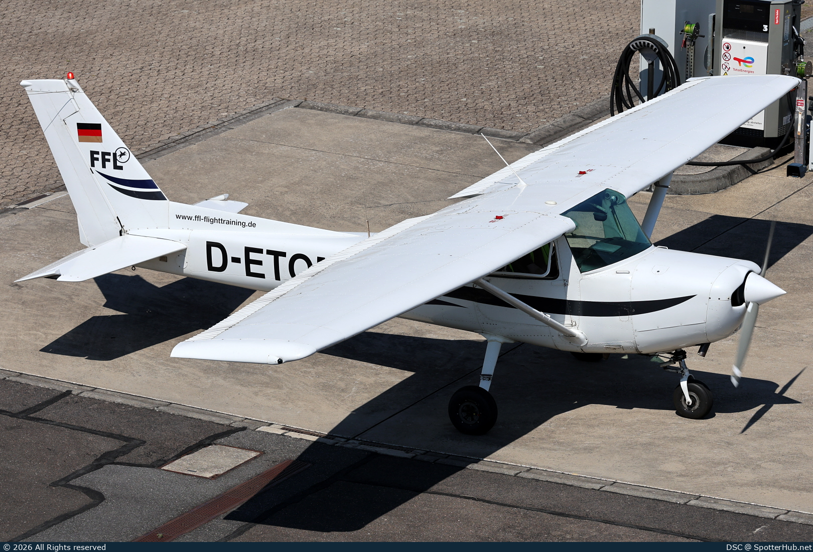 Photo of D-ETOM - Cessna 152 operated by FFL Flugschule