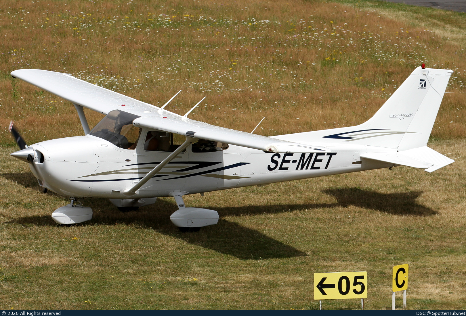 Photo of SE-MET - Cessna 172S Skyhawk SP operated by Private