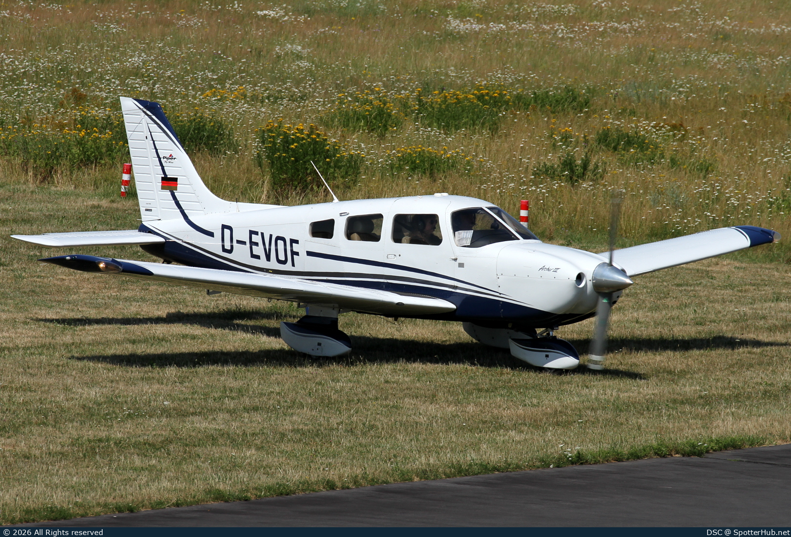 Photo of D-EVOF - Piper PA-28-181 Archer III operated by Luftsportverein Vilshofen