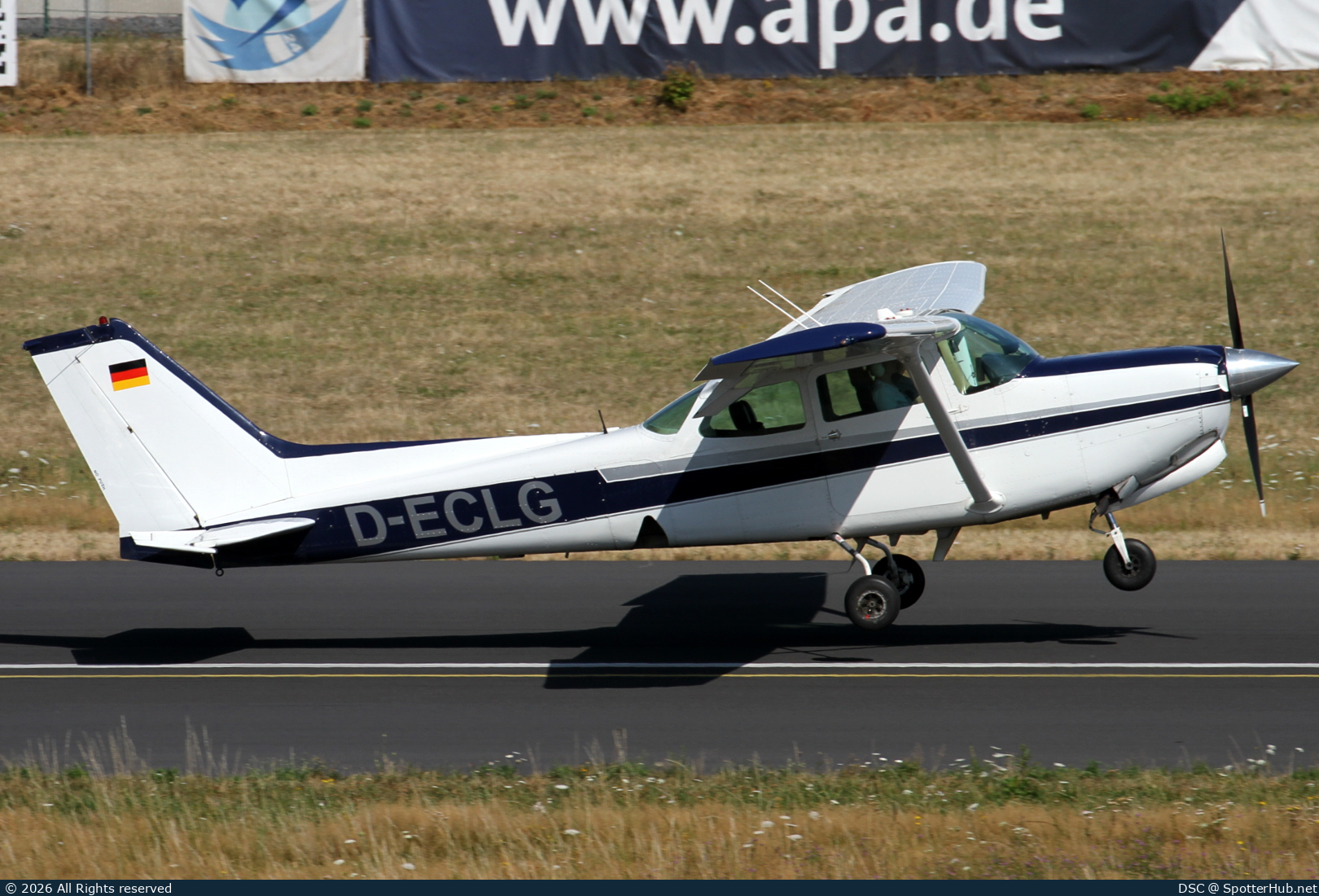 Photo of D-ECLG - Cessna 172RG Cutlass RG operated by Luftsportvereinigung Stadtsteinach