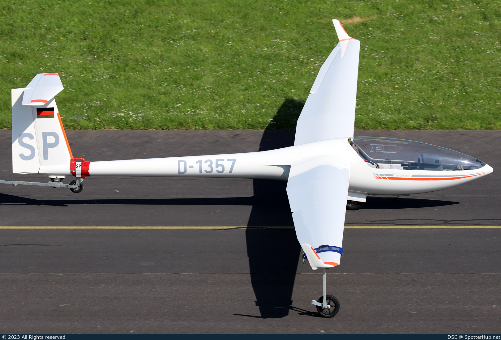 Photo of D-1357 - DG Flugzeugbau DG-300 Elan operated by Aero-Club Koblenz