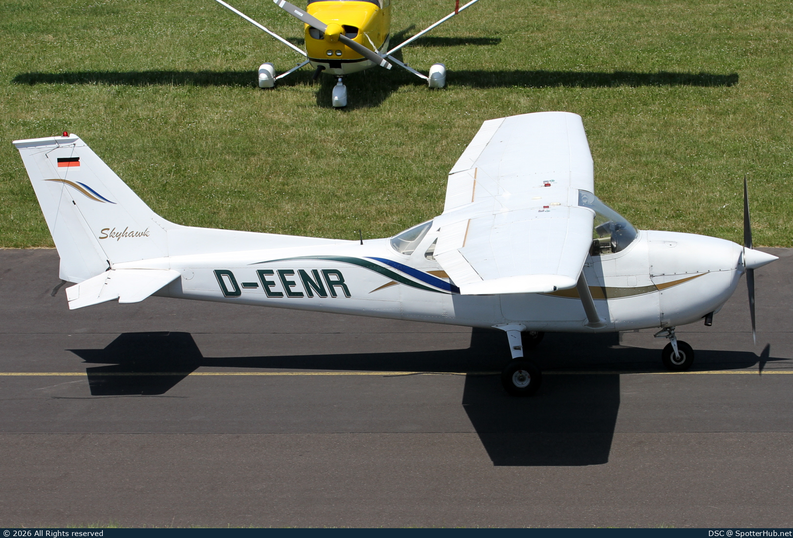 Photo of D-EENR - Reims-Cessna F172M Skyhawk operated by FVL Frankfurter Verein für Luftfahrt