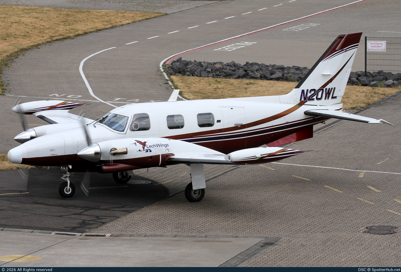 Photo of N20WL - Piper PA-31T Cheyenne II operated by LechWings