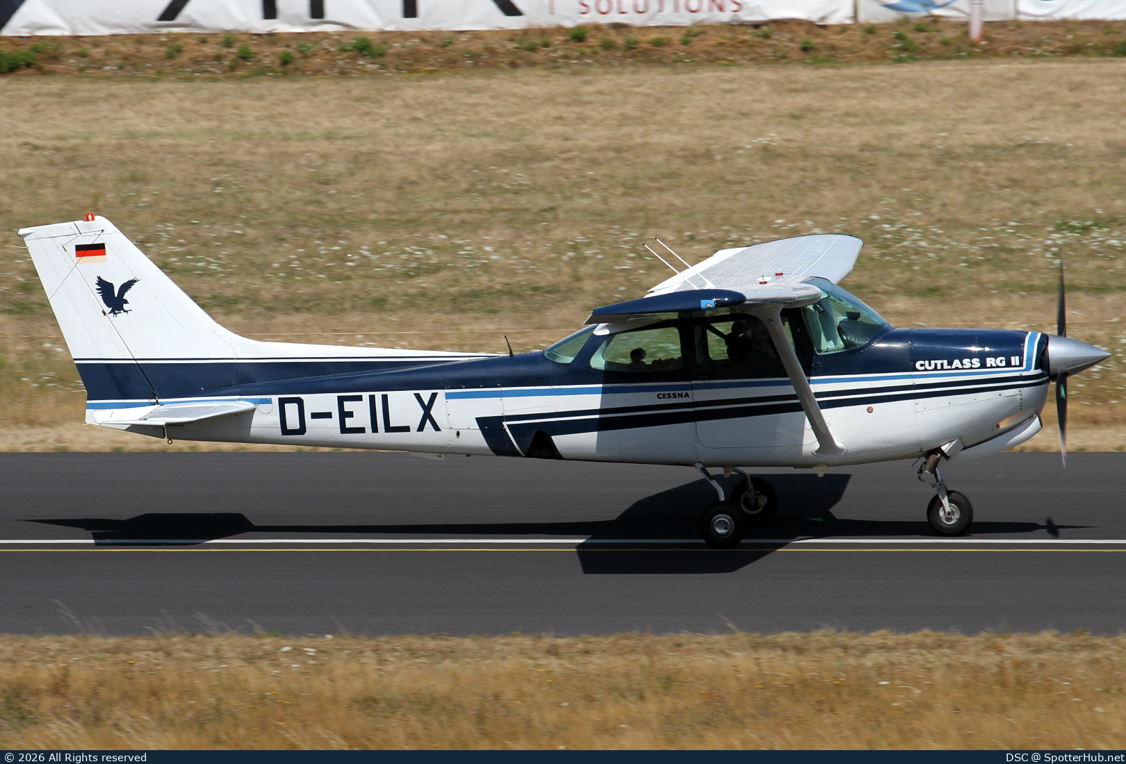 Photo of D-EILX - Cessna 172RG Cutlass RG II operated by Private