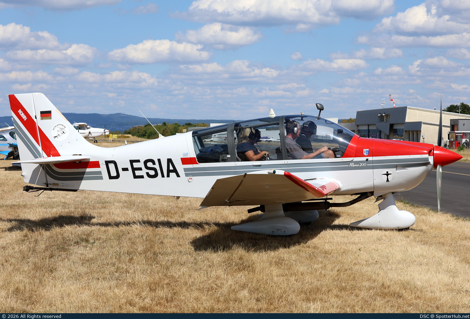 Photo of D-ESIA - Robin DR400/200R Remorqueur operated by Private