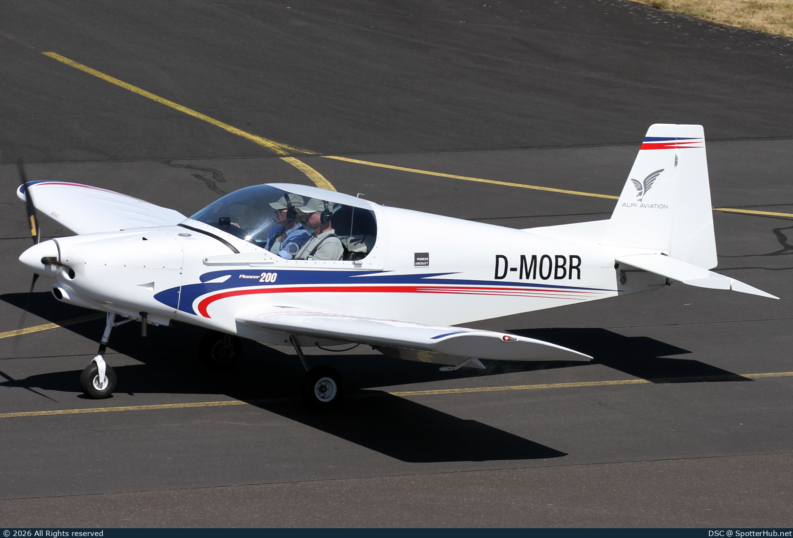 Photo of D-MOBR - Alpi Pioneer 200 Standard operated by Private