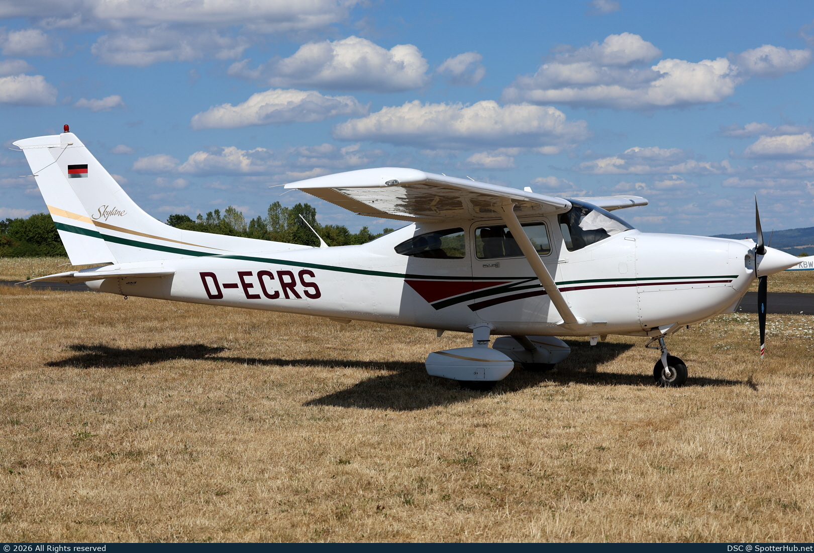 Photo of D-ECRS - Cessna 182S Skylane operated by Private