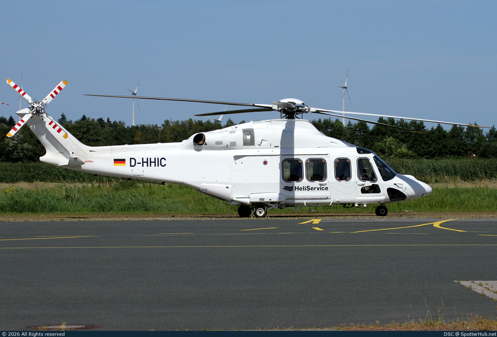 Photo of D-HHIC - AgustaWestland AW139 operated by Heli Service International