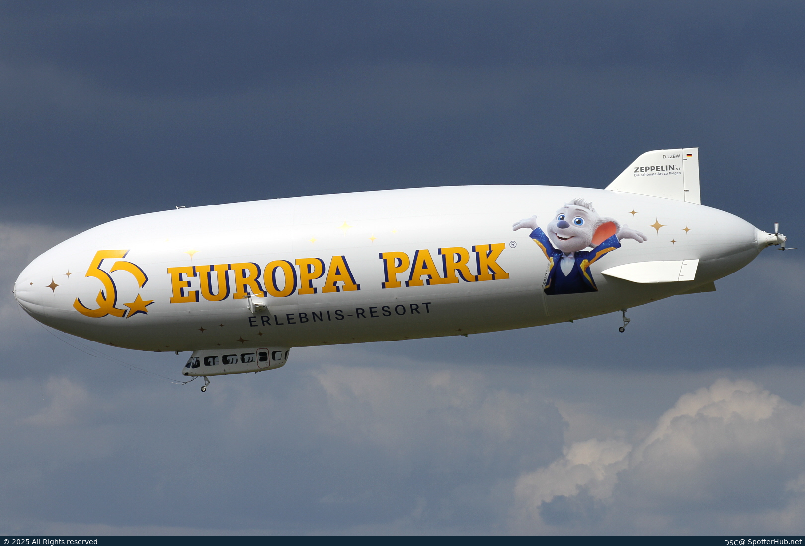 Photo of D-LZBW - Zeppelin NT operated by Deutsche Zeppelin-Reederei
