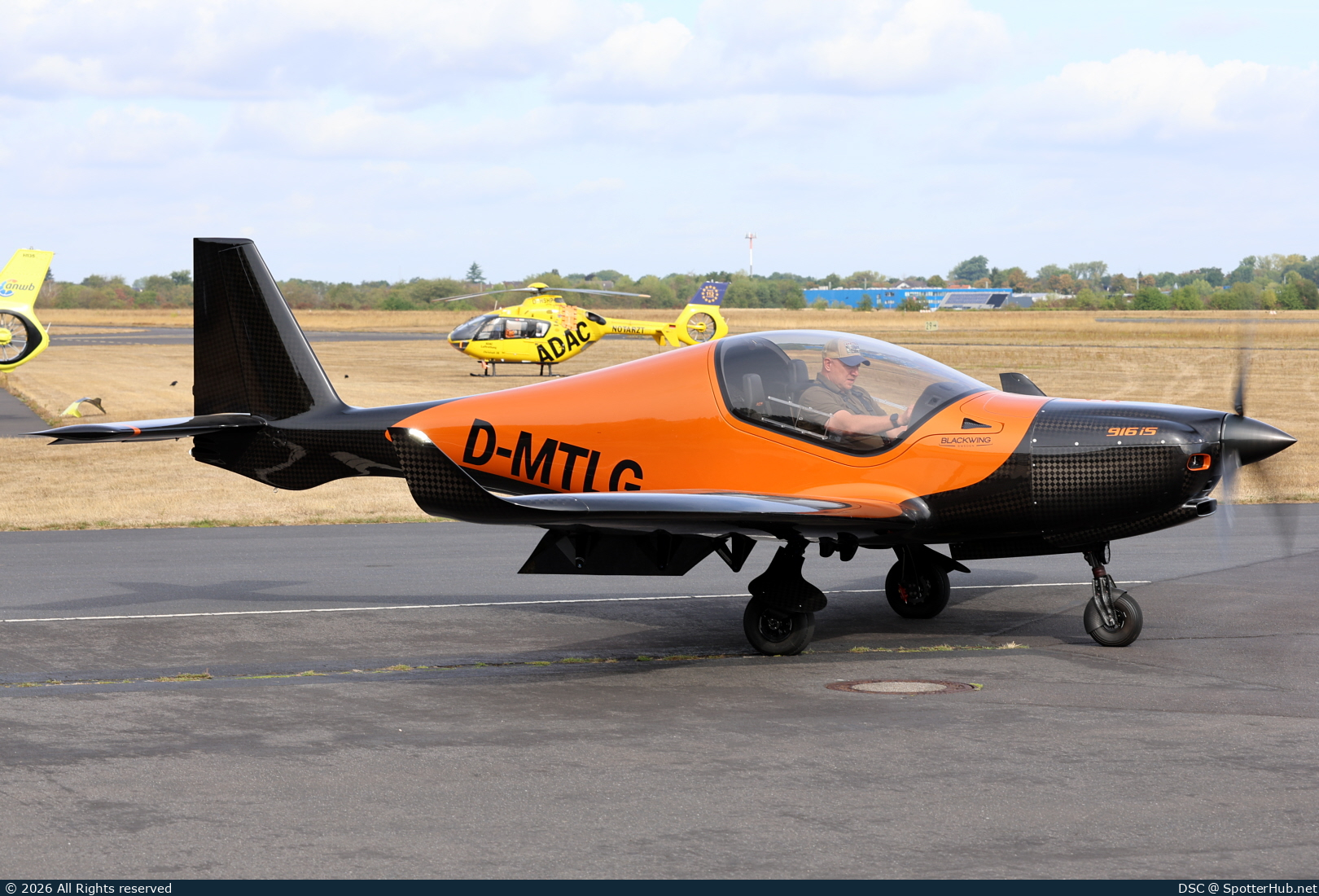 Photo of D-MTLG - Blackwing Sweden 650 RG operated by Zeitmaschine Aviation