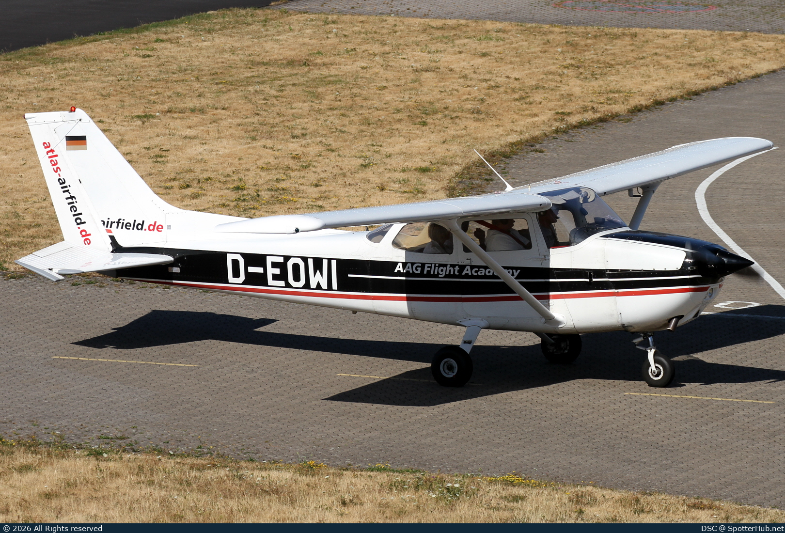 Photo of D-EOWI - Reims-Cessna F172N Skyhawk II operated by AAG Flight Academy
