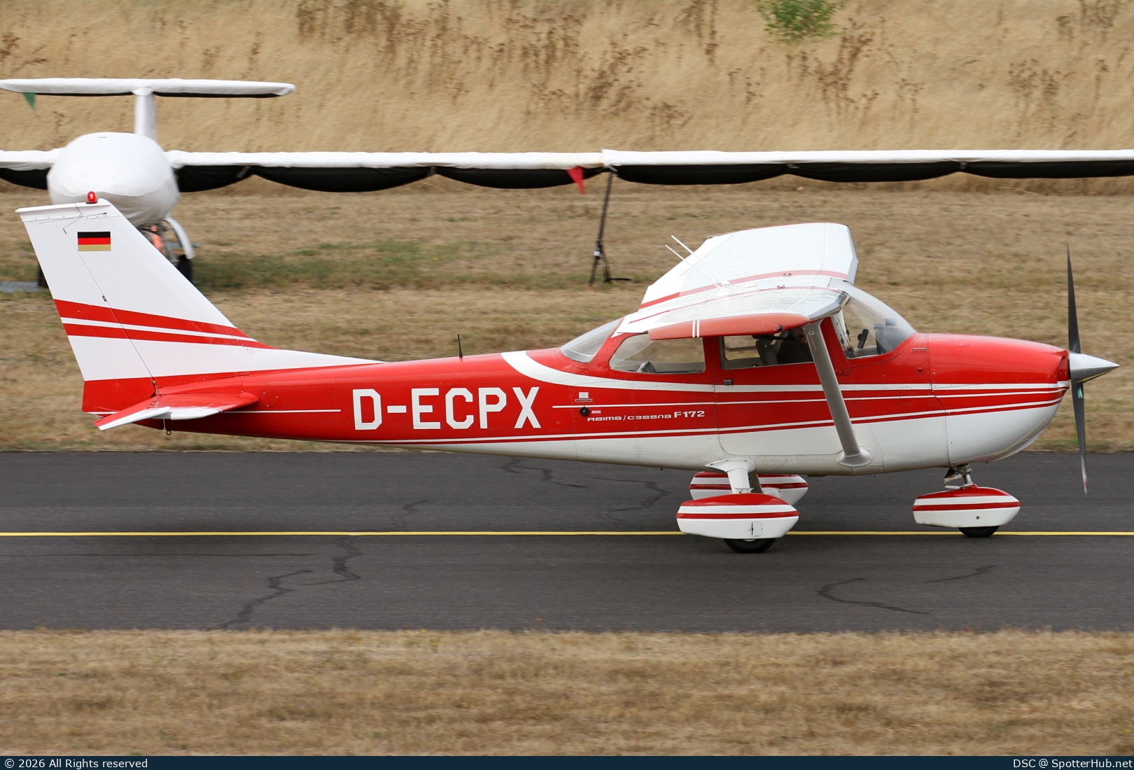 Photo of D-ECPX - Reims-Cessna F172L Skyhawk operated by Private