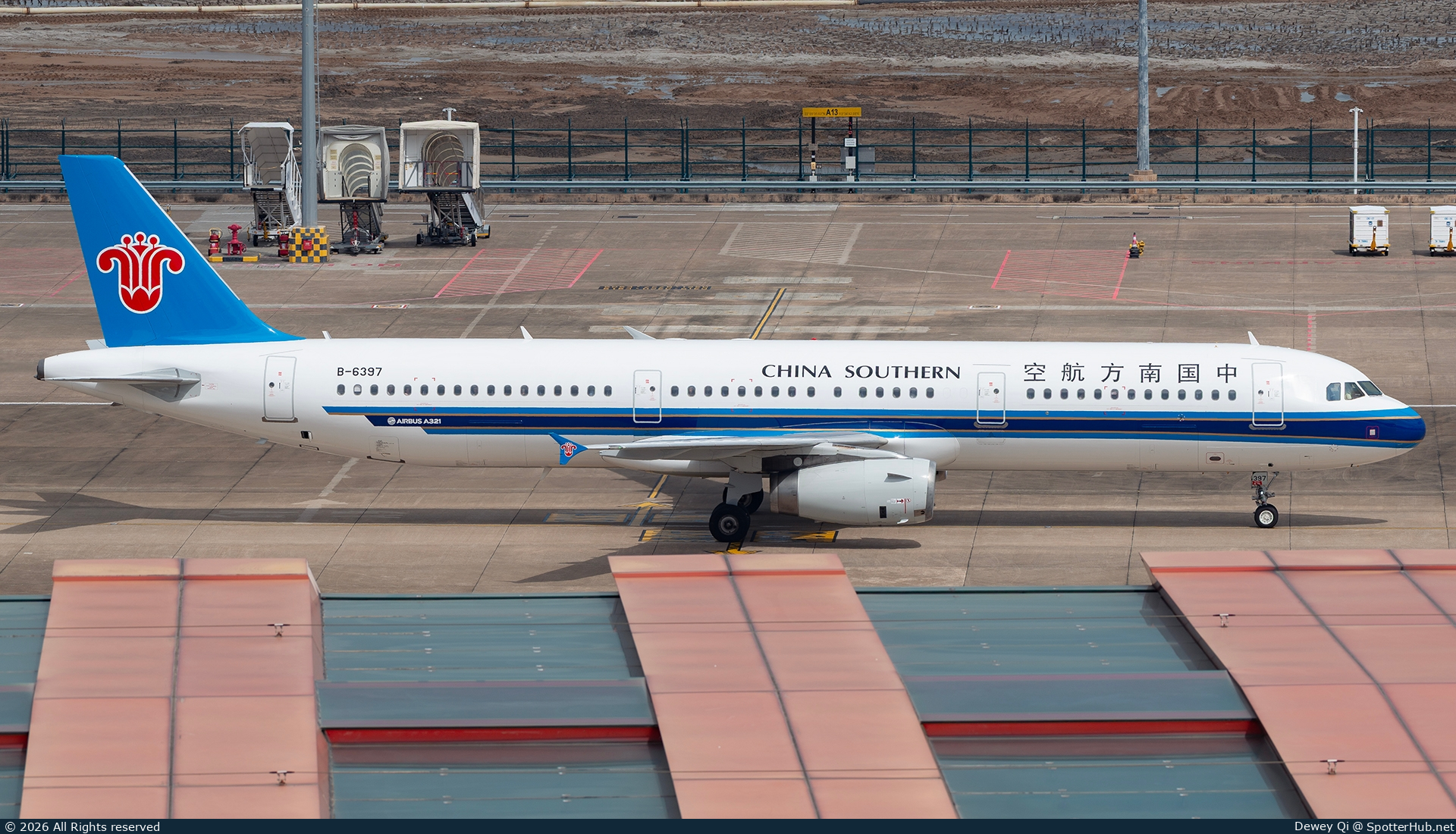Photo of B-6397 - Airbus A321-231 operated by China Southern Airlines