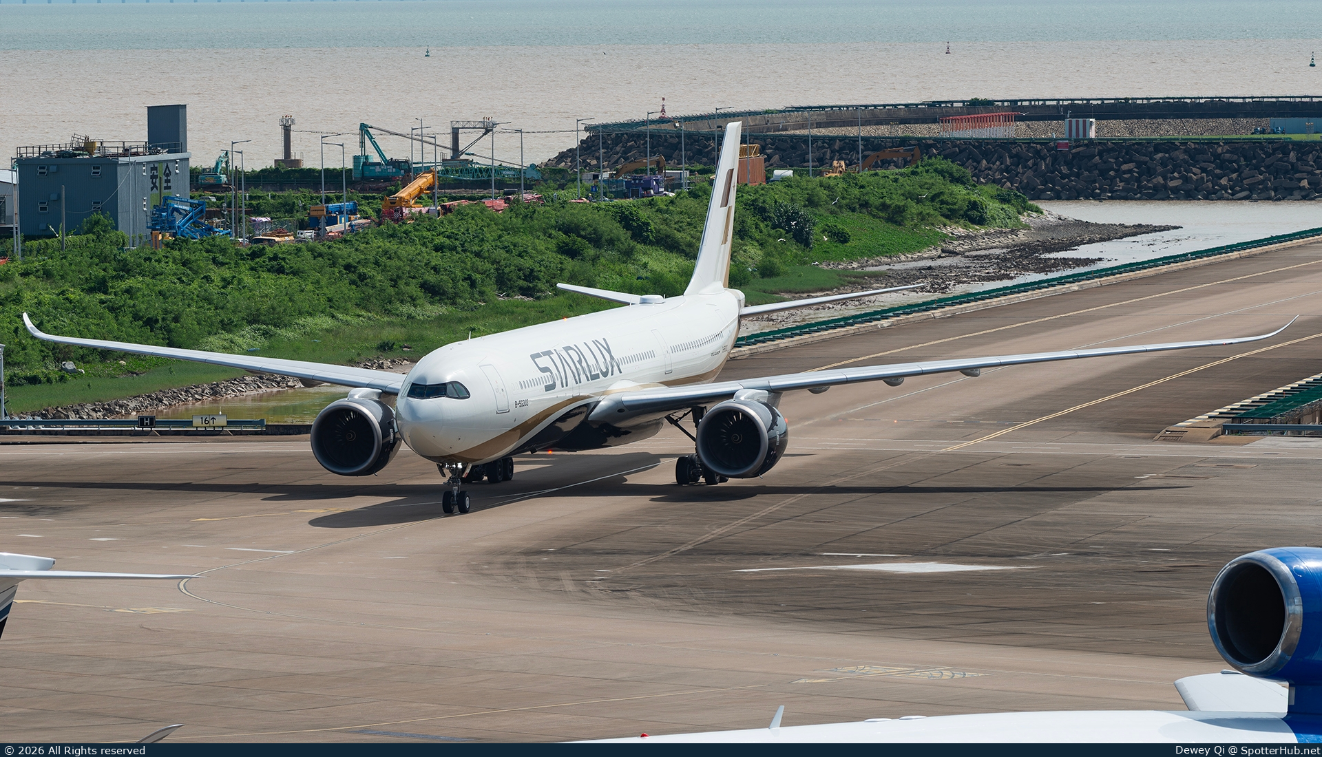 Photo of B-58302 - Airbus A330-941 operated by Starlux
